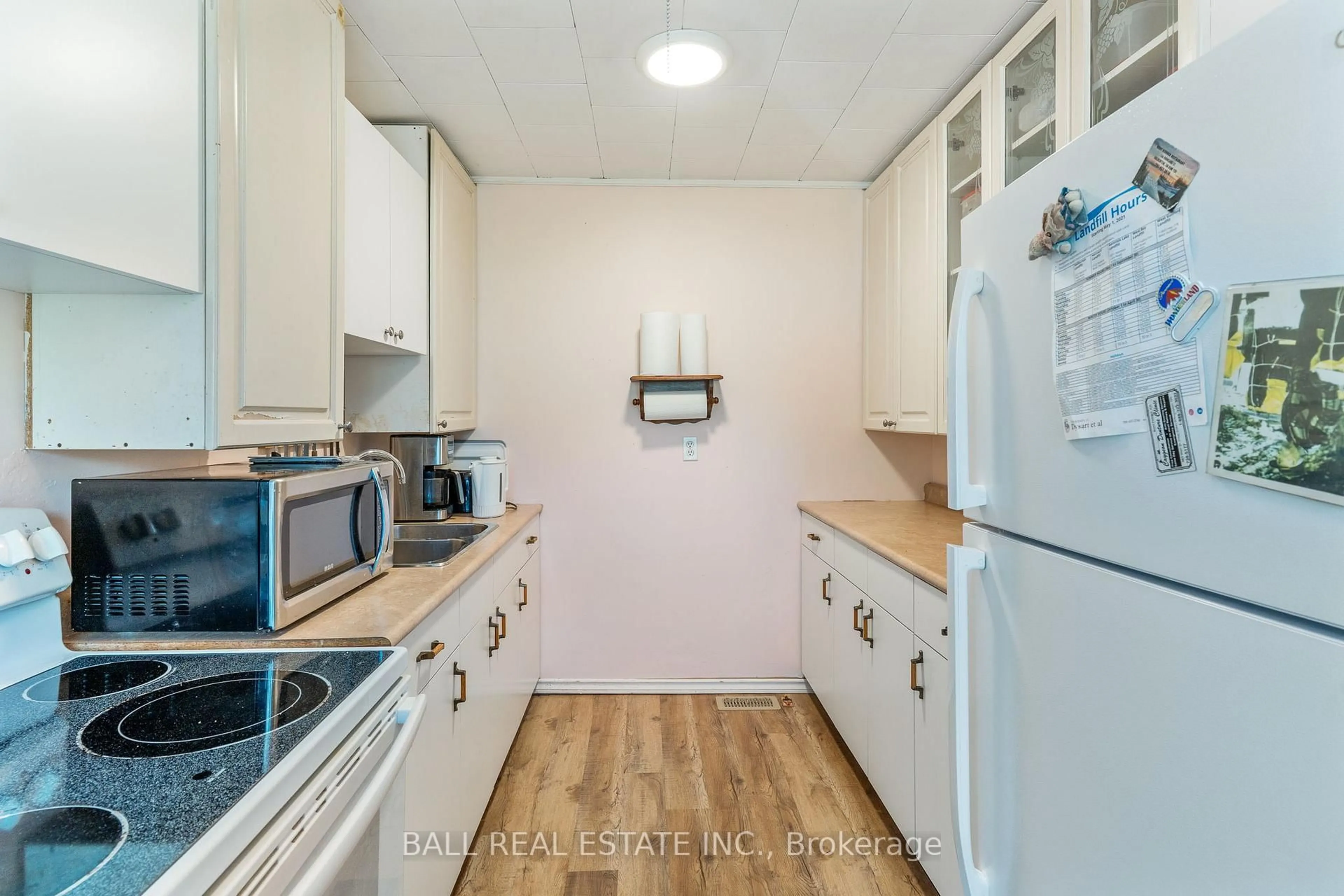 Standard kitchen, unknown for 1039 Rainbow Dr, Dysart et al Ontario K0L 1X0