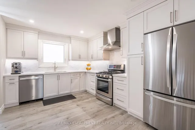 Additional property image - 20 Benwood Crt