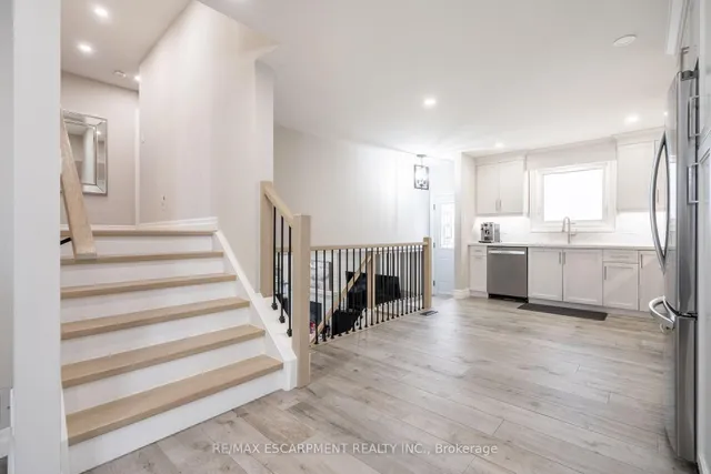 Additional property image - 20 Benwood Crt