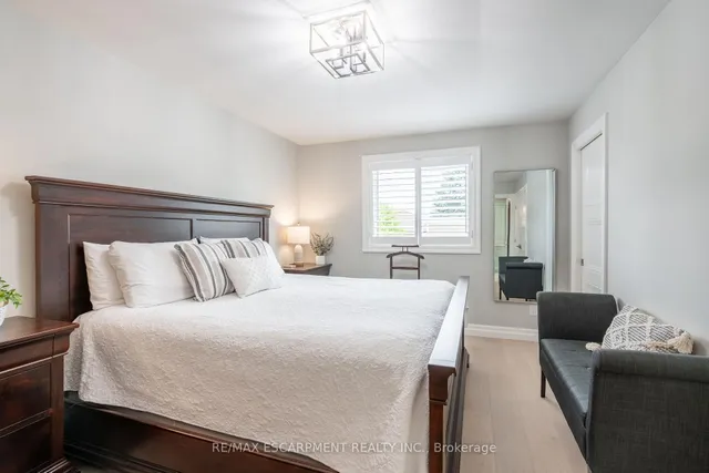 Additional property image - 20 Benwood Crt
