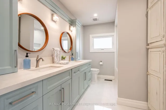Additional property image - 20 Benwood Crt