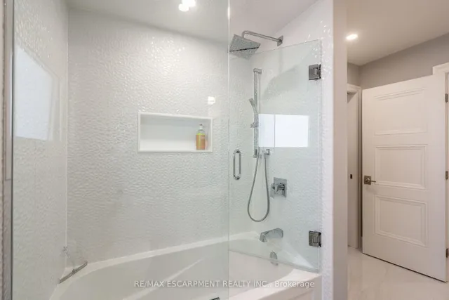 Additional property image - 20 Benwood Crt