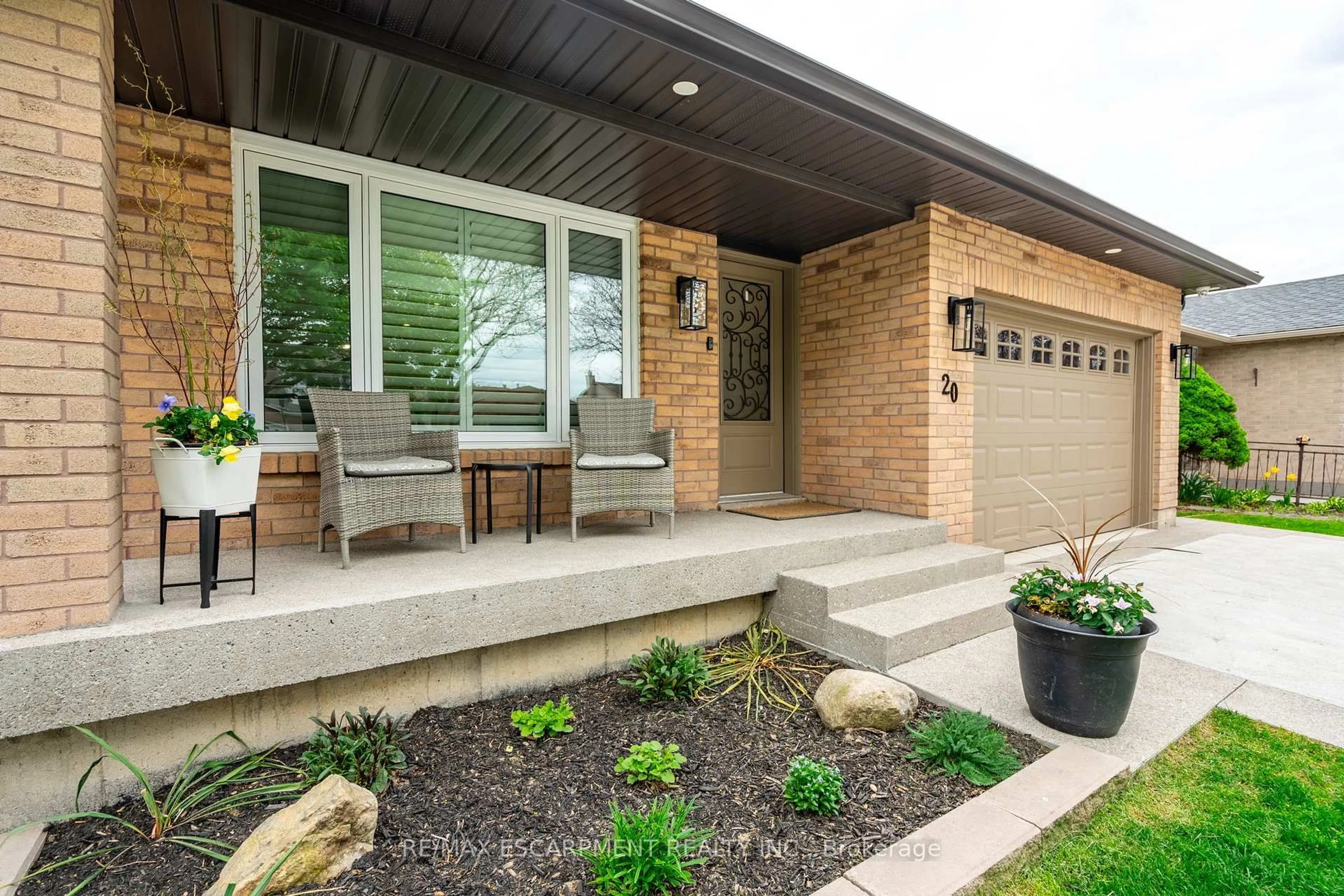 Home with brick exterior material, street for 20 Benwood Crt, Hamilton Ontario L8J 2K4