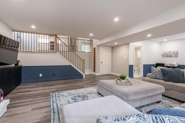 Additional property image - 20 Benwood Crt