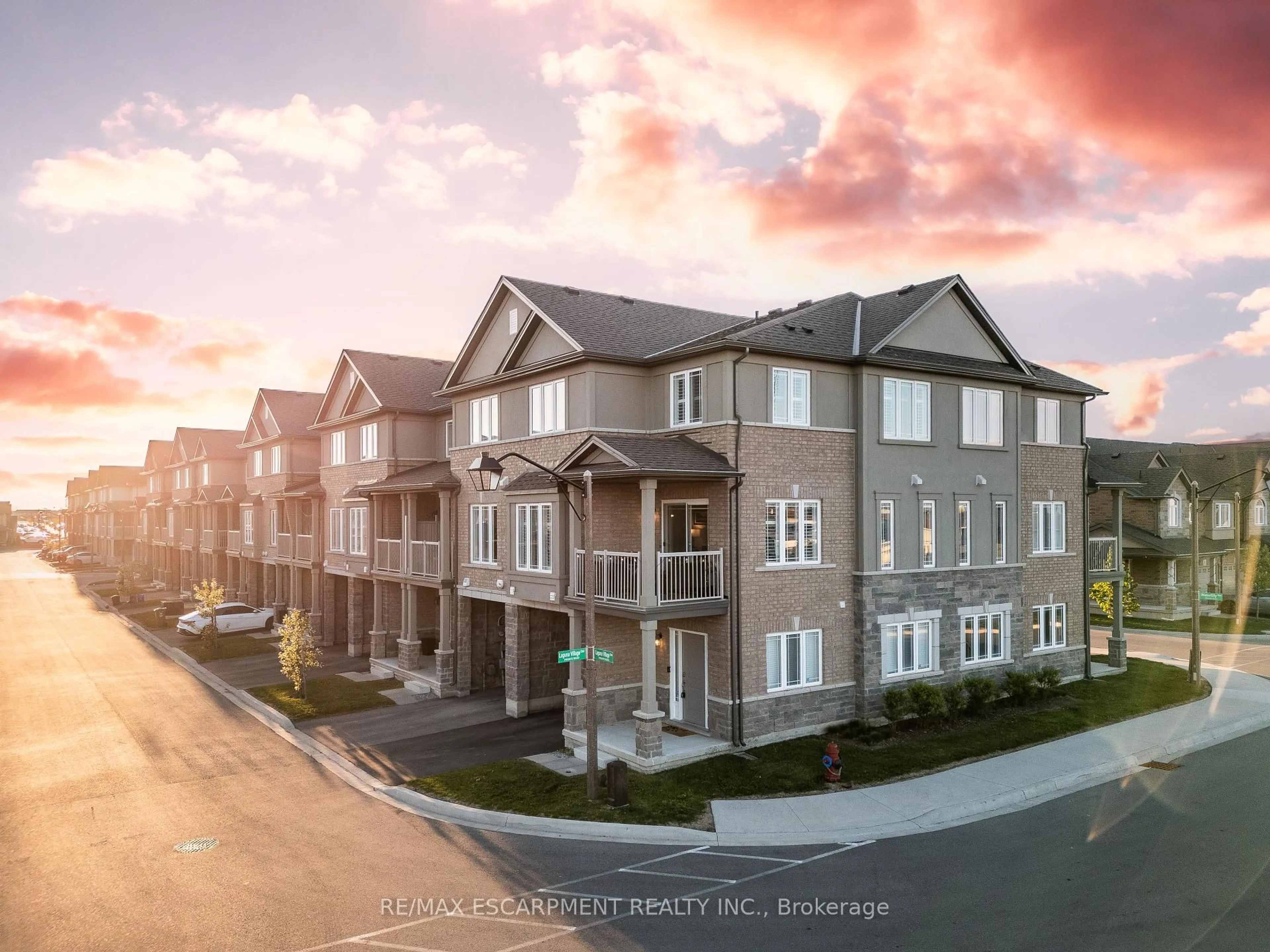 A pic from outside/outdoor area/front of a property/back of a property/a pic from drone, unknown for 51 Laguna Village Cres, Hamilton Ontario L0R 1P0