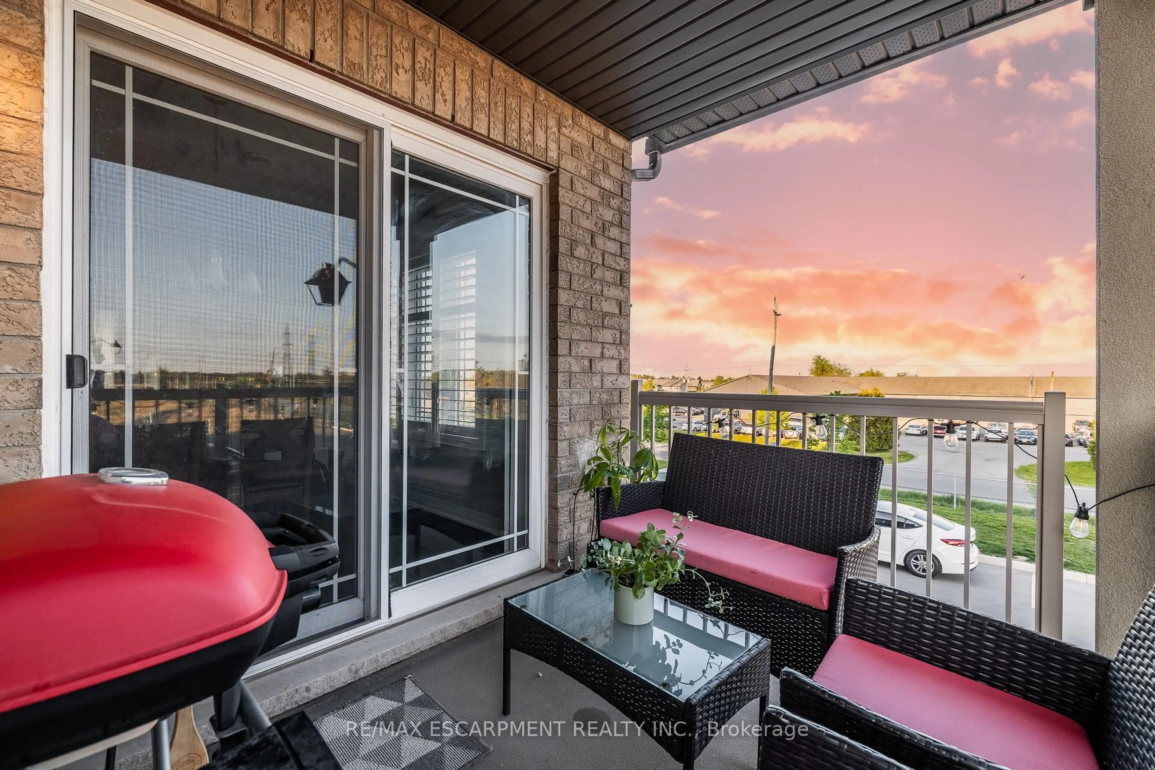 Patio, water/lake/river/ocean view for 51 Laguna Village Cres, Hamilton Ontario L0R 1P0