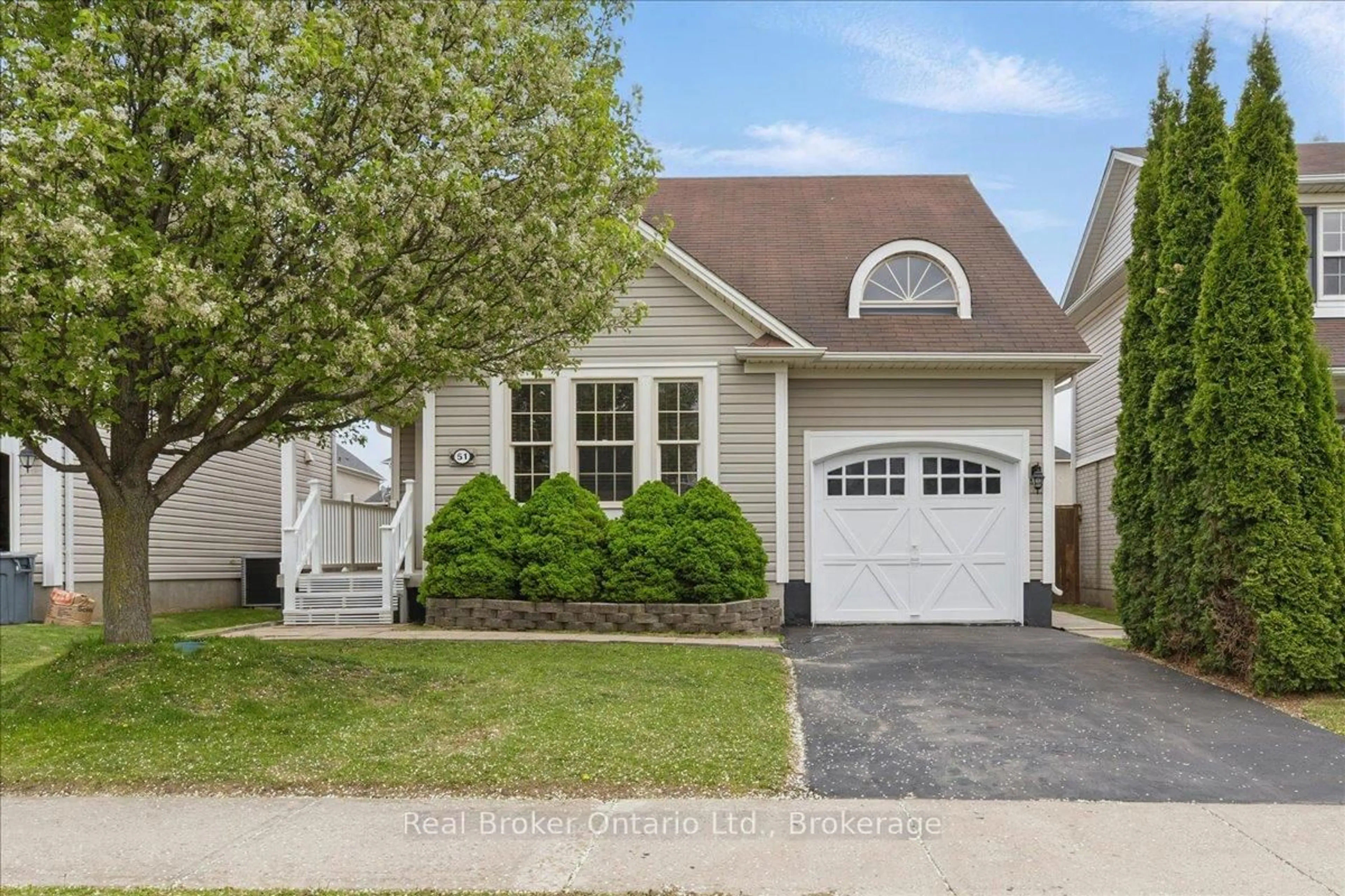 Home with vinyl exterior material, street for 51 Hollinrake Ave, Brant Ontario N3T 0B6