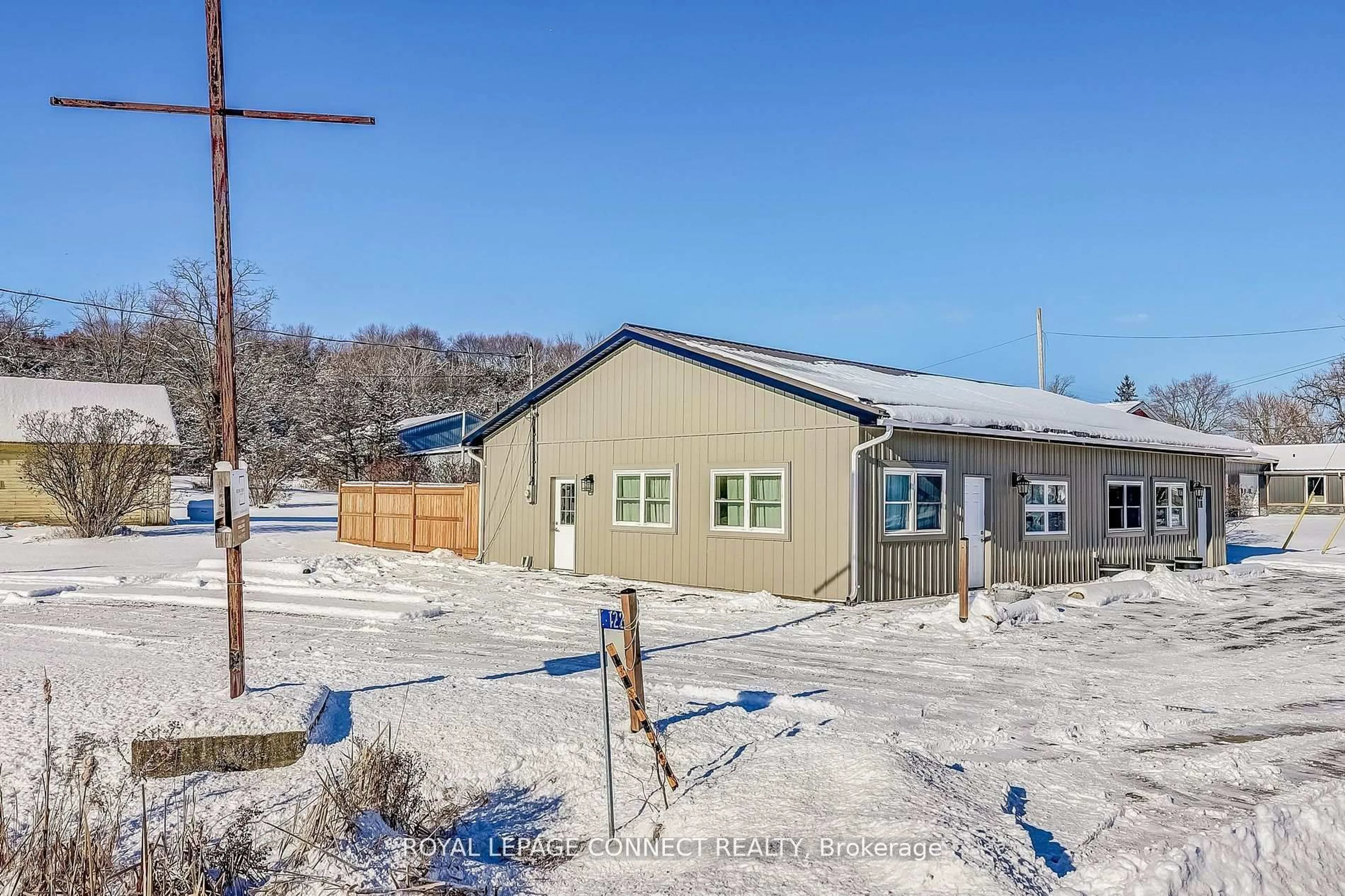 A pic from outside/outdoor area/front of a property/back of a property/a pic from drone, unknown for 122 Latta Dr, Belleville Ontario K0K 2V0