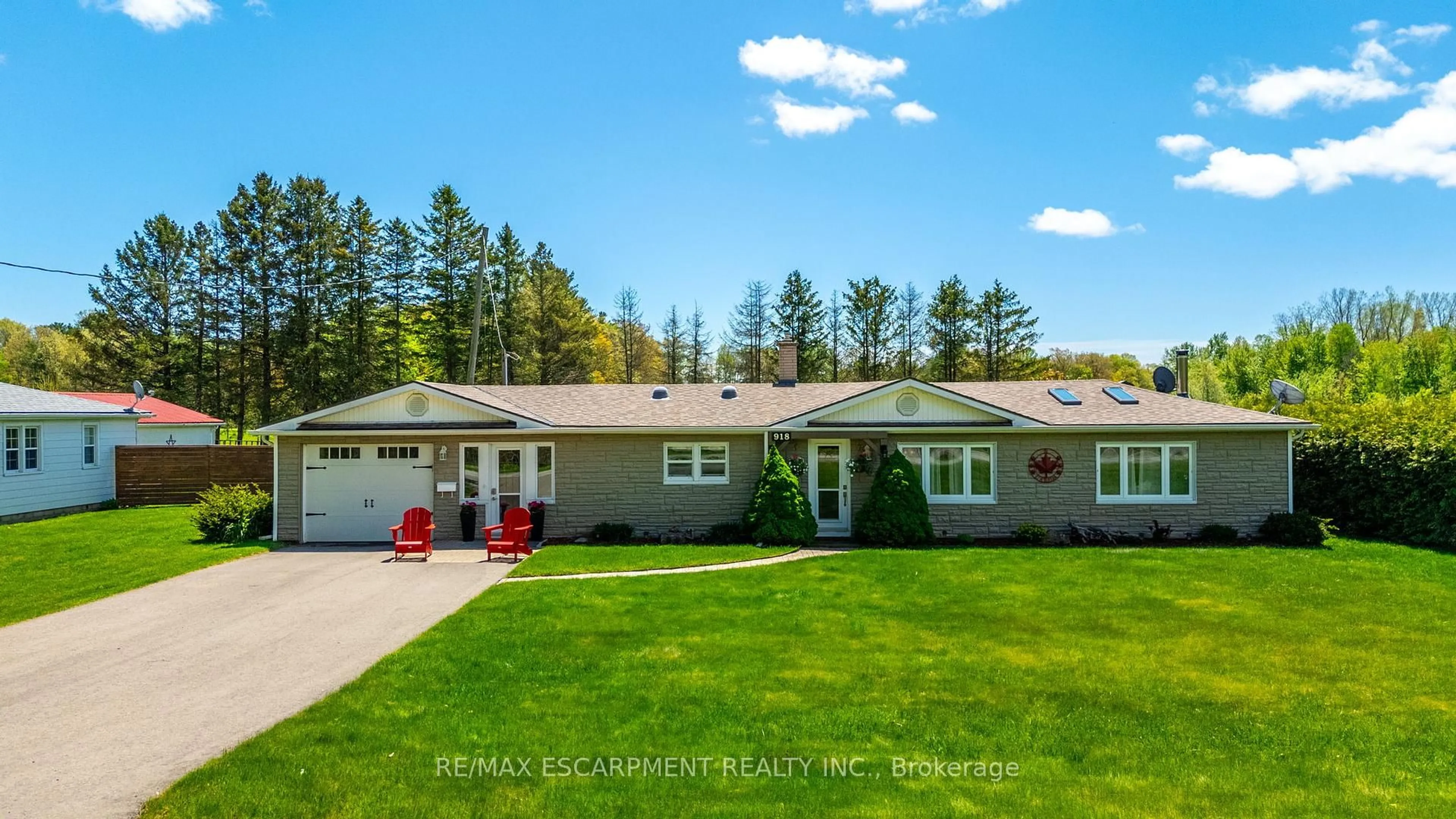 A pic from outside/outdoor area/front of a property/back of a property/a pic from drone, unknown for 918 Charlotteville Rd 8 N/A, Norfolk Ontario N3Y 4K5
