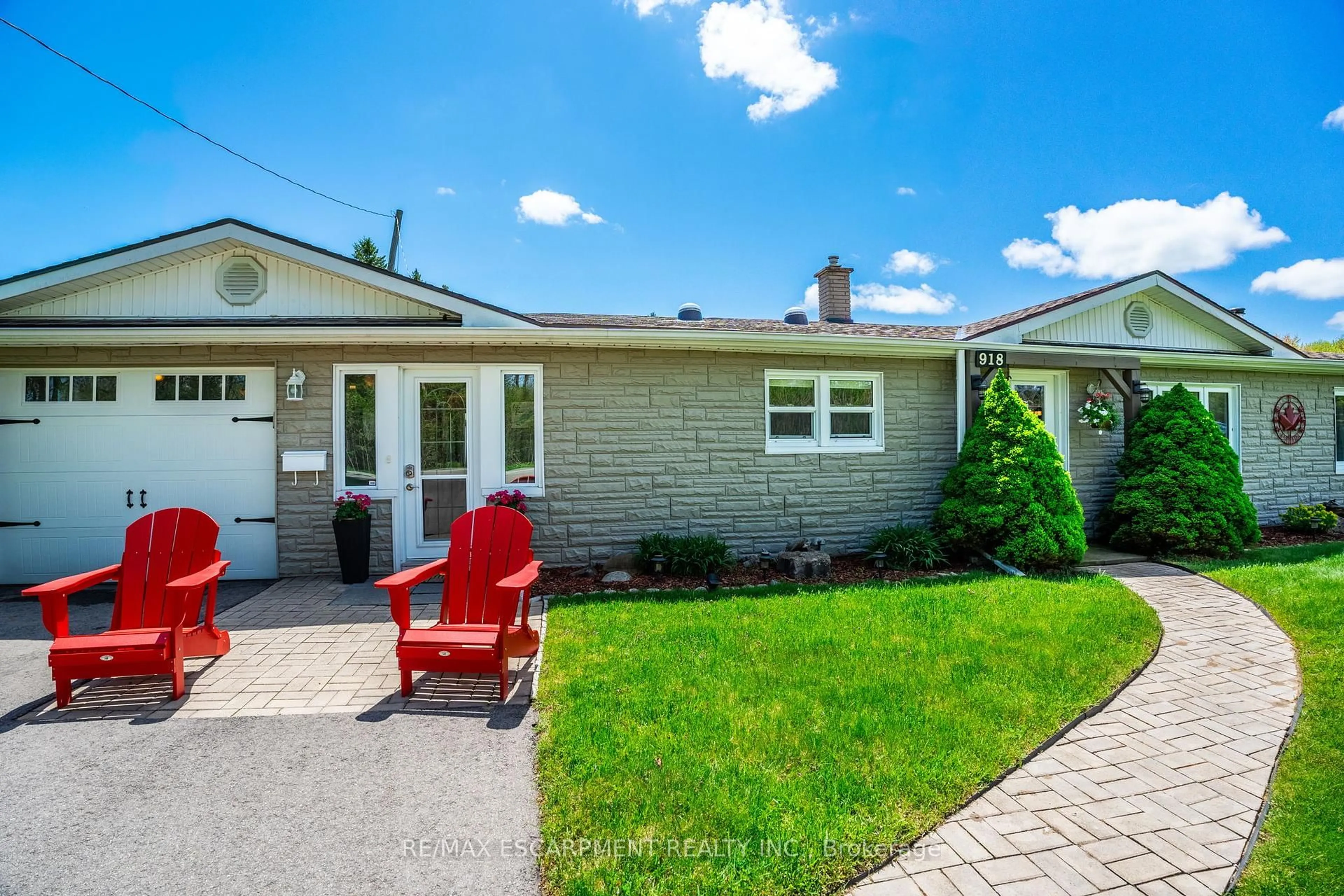 Patio, street for 918 Charlotteville Rd 8, Norfolk Ontario N3Y 4K5