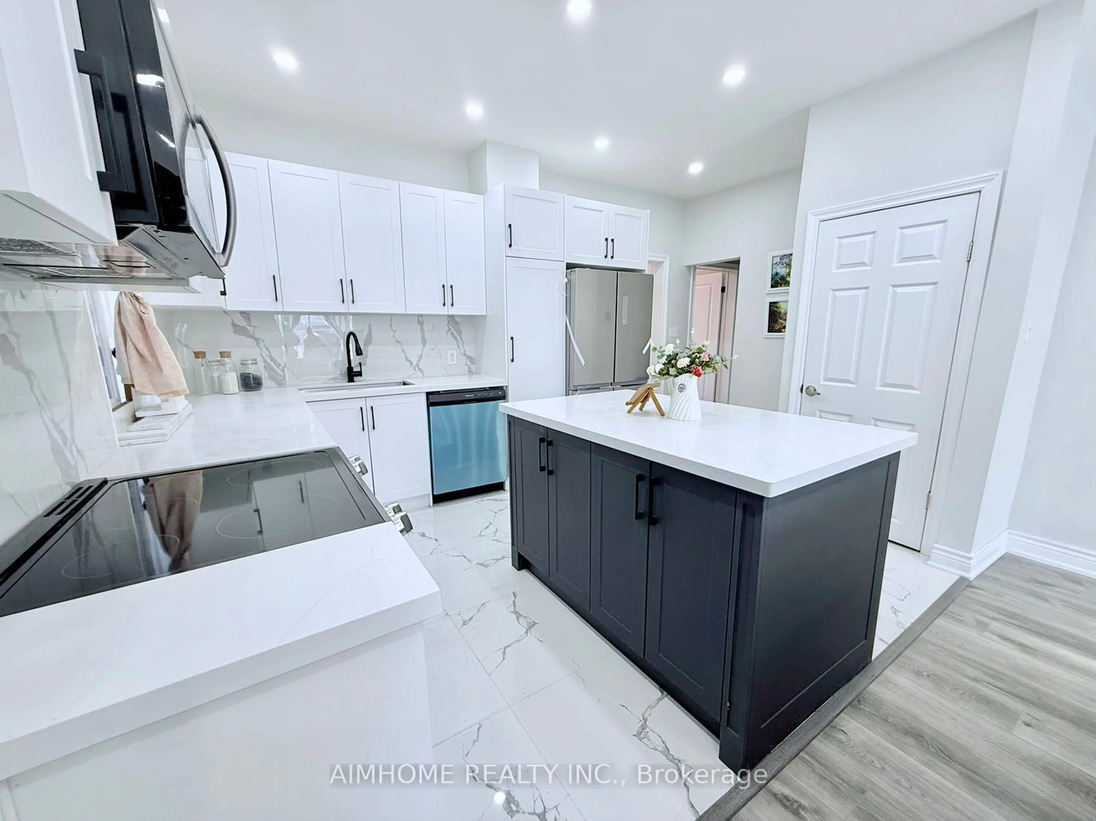 Open concept kitchen, ceramic/tile floor for 107 beach Rd, Hamilton Ontario L8L 4A1
