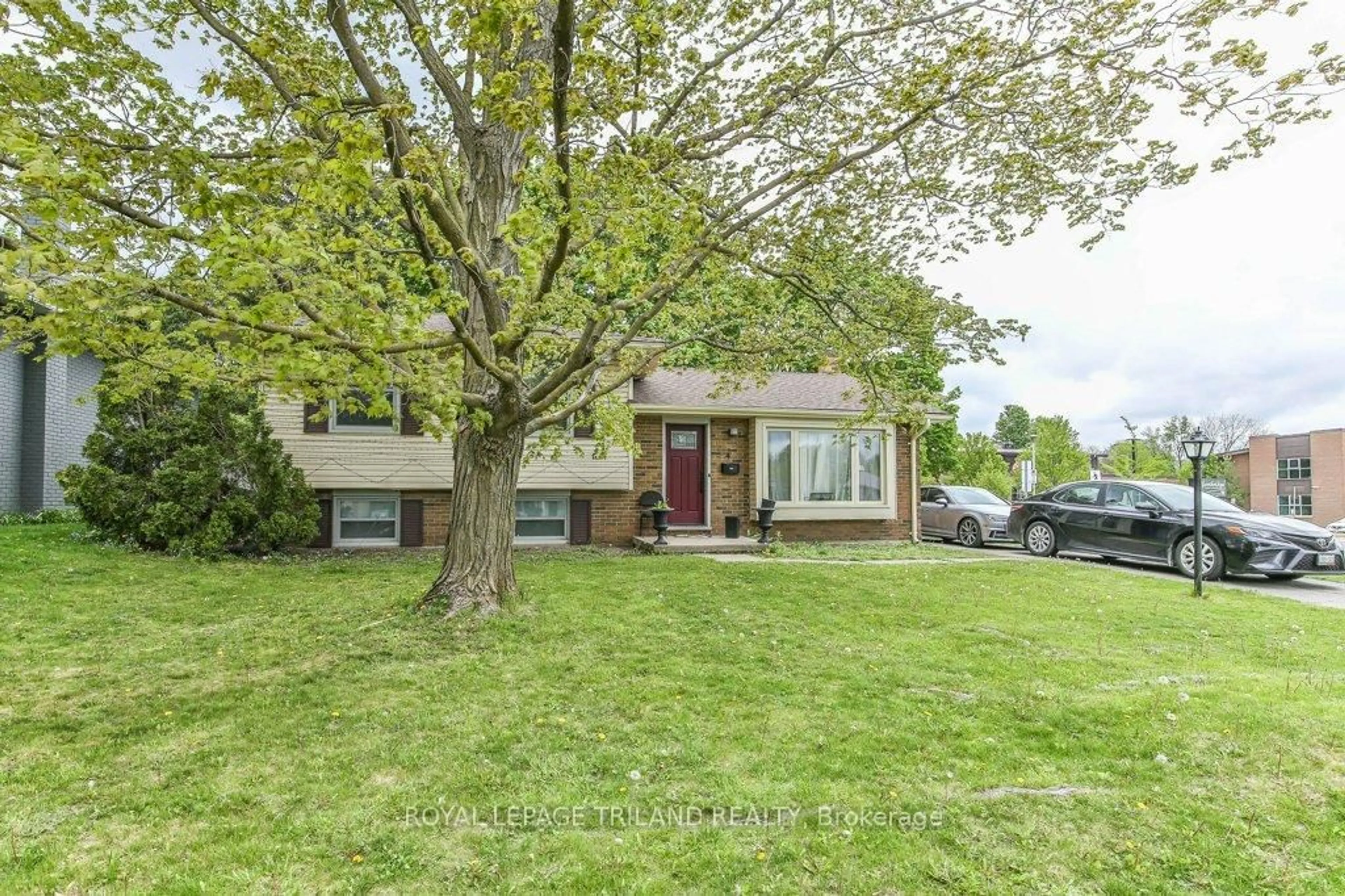 Unknown for 4 MAXWELL Cres, London North Ontario N5X 1Z1