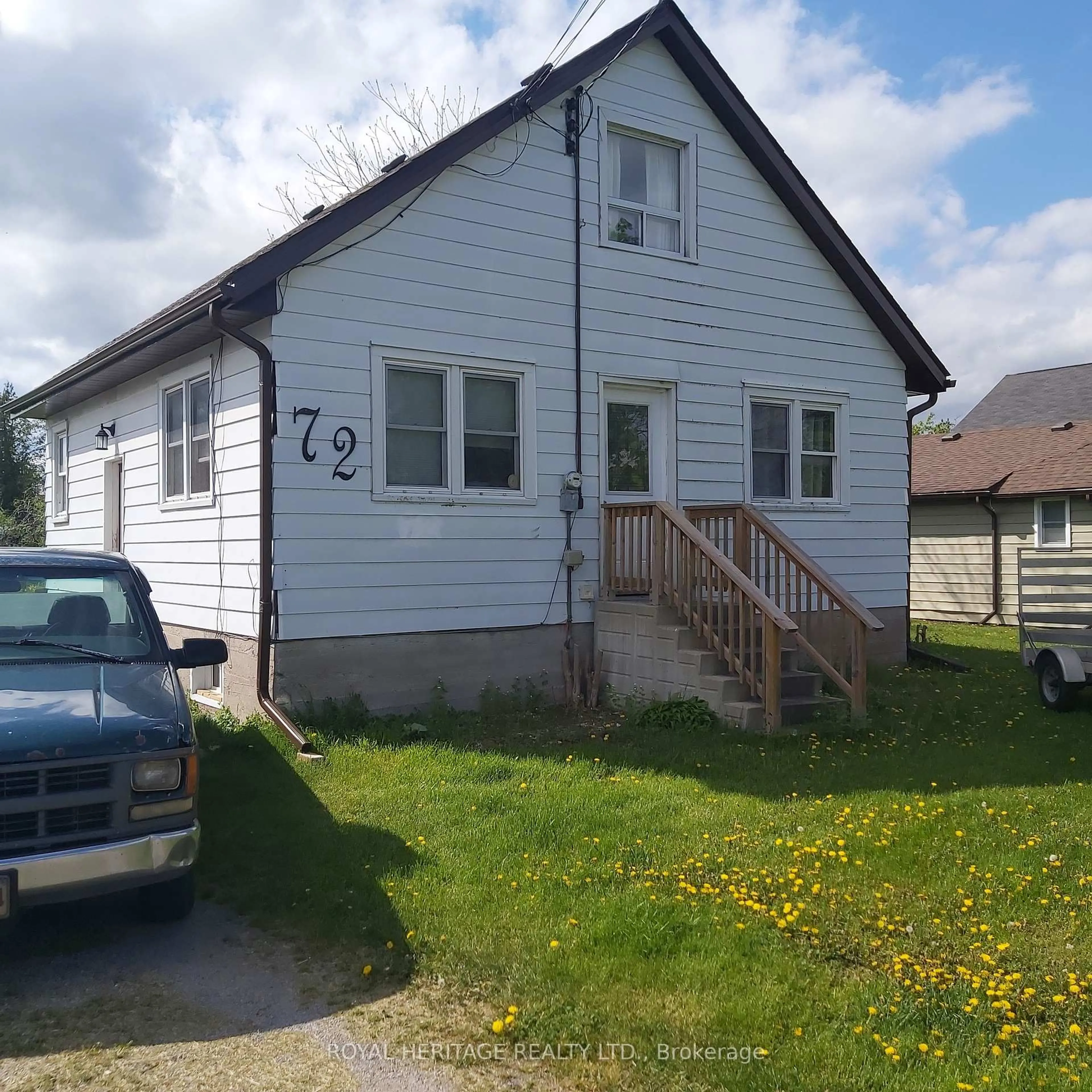 Home with vinyl exterior material, building for 72 Helen St, Kawartha Lakes Ontario K0M 1A0