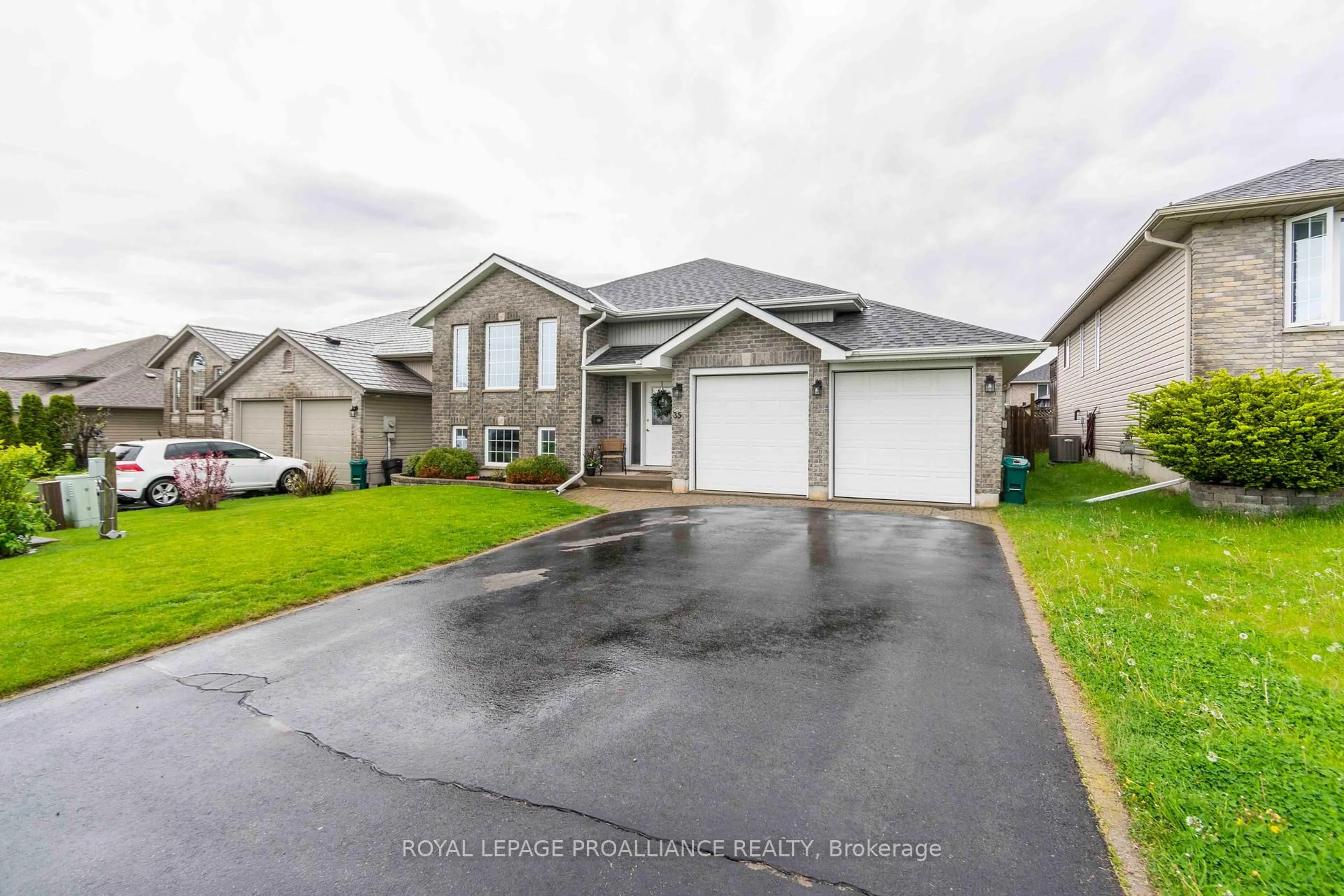 Unknown for 35 Belvedere Rd, Quinte West Ontario K8V 4A9