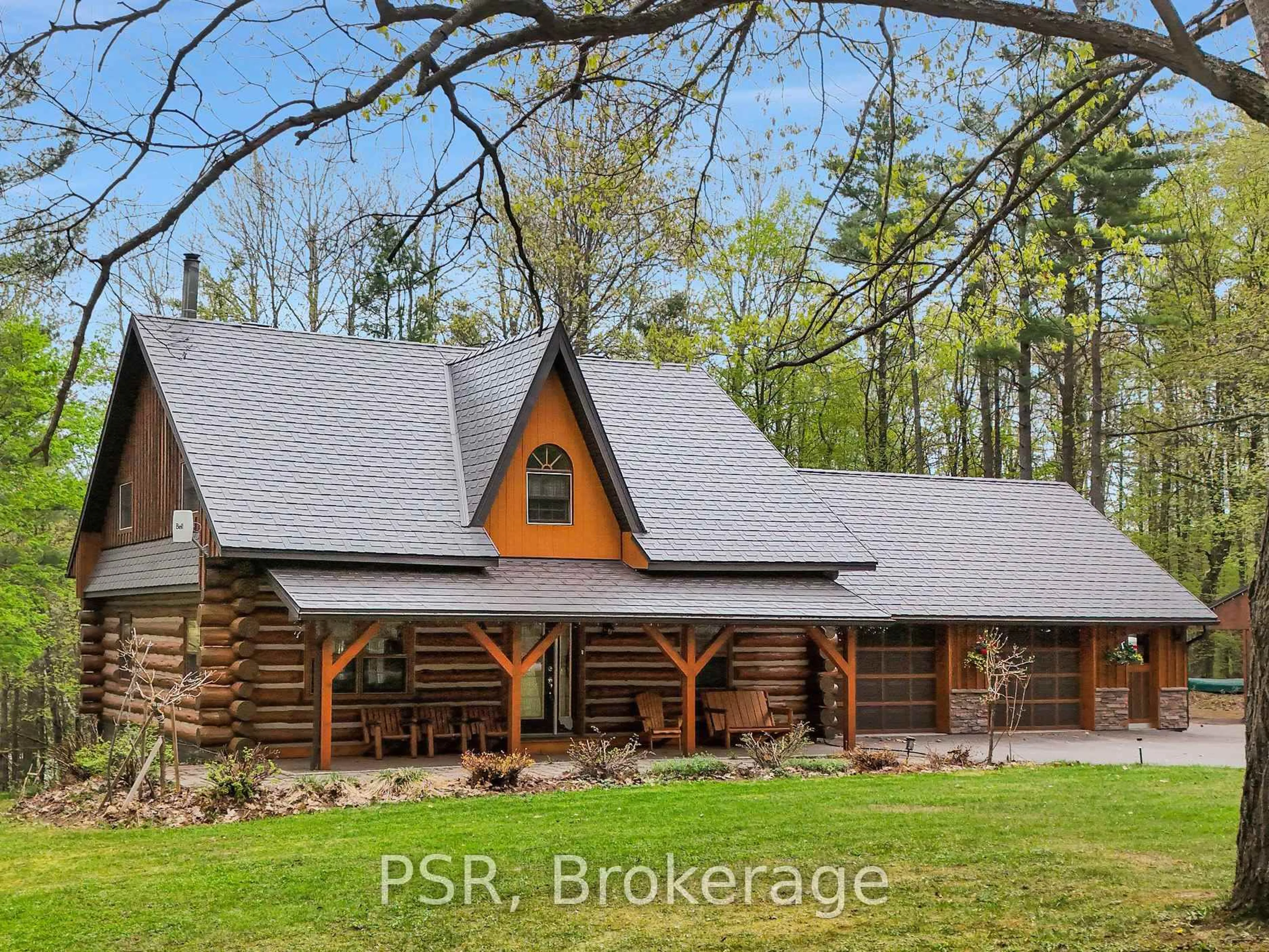 Home with brick exterior material, unknown for 1040 Amelia Cres, Gravenhurst Ontario P0E 1G0