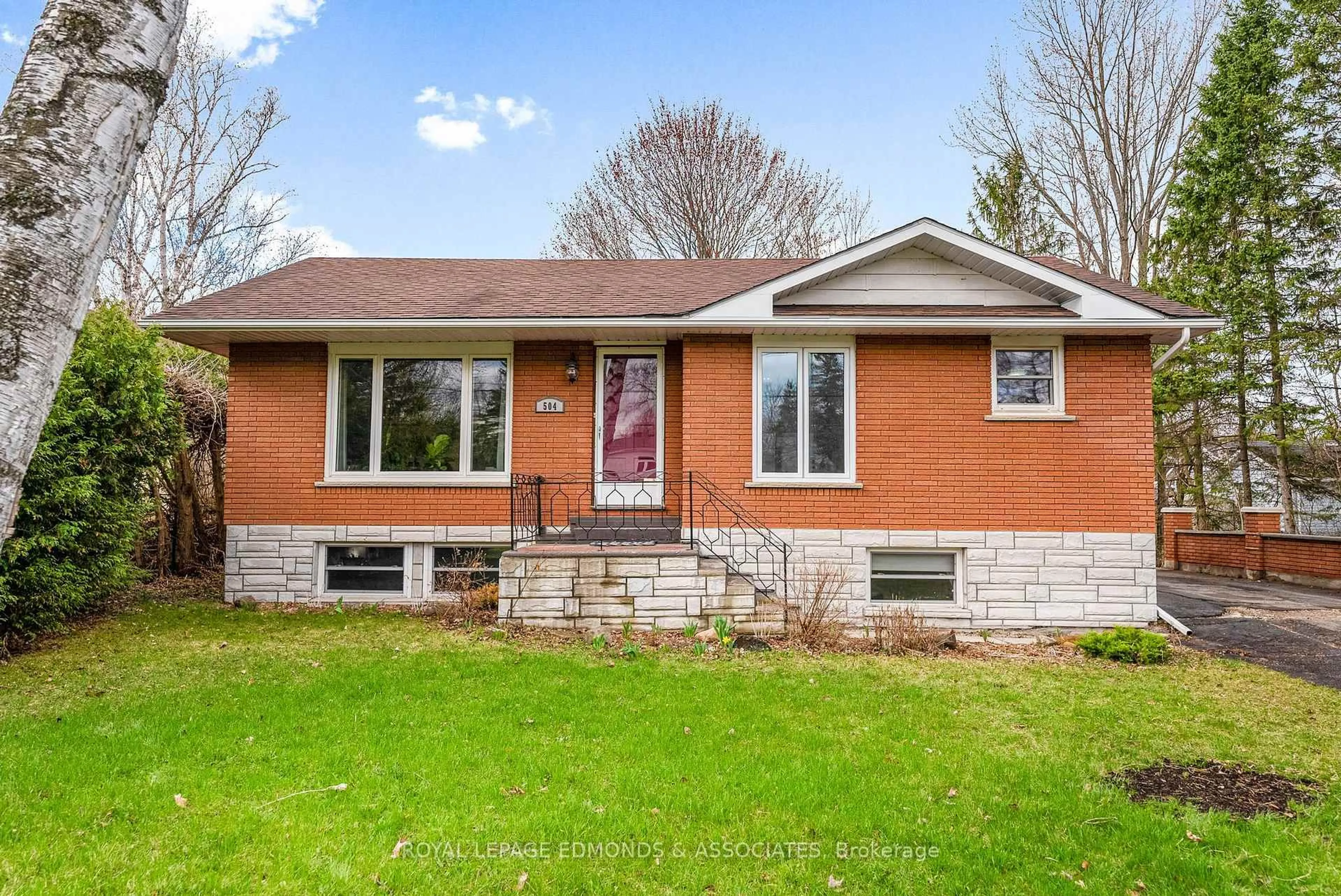 Home with brick exterior material, street for 504 Boundary Rd, Laurentian Valley Ontario K8A 6L6