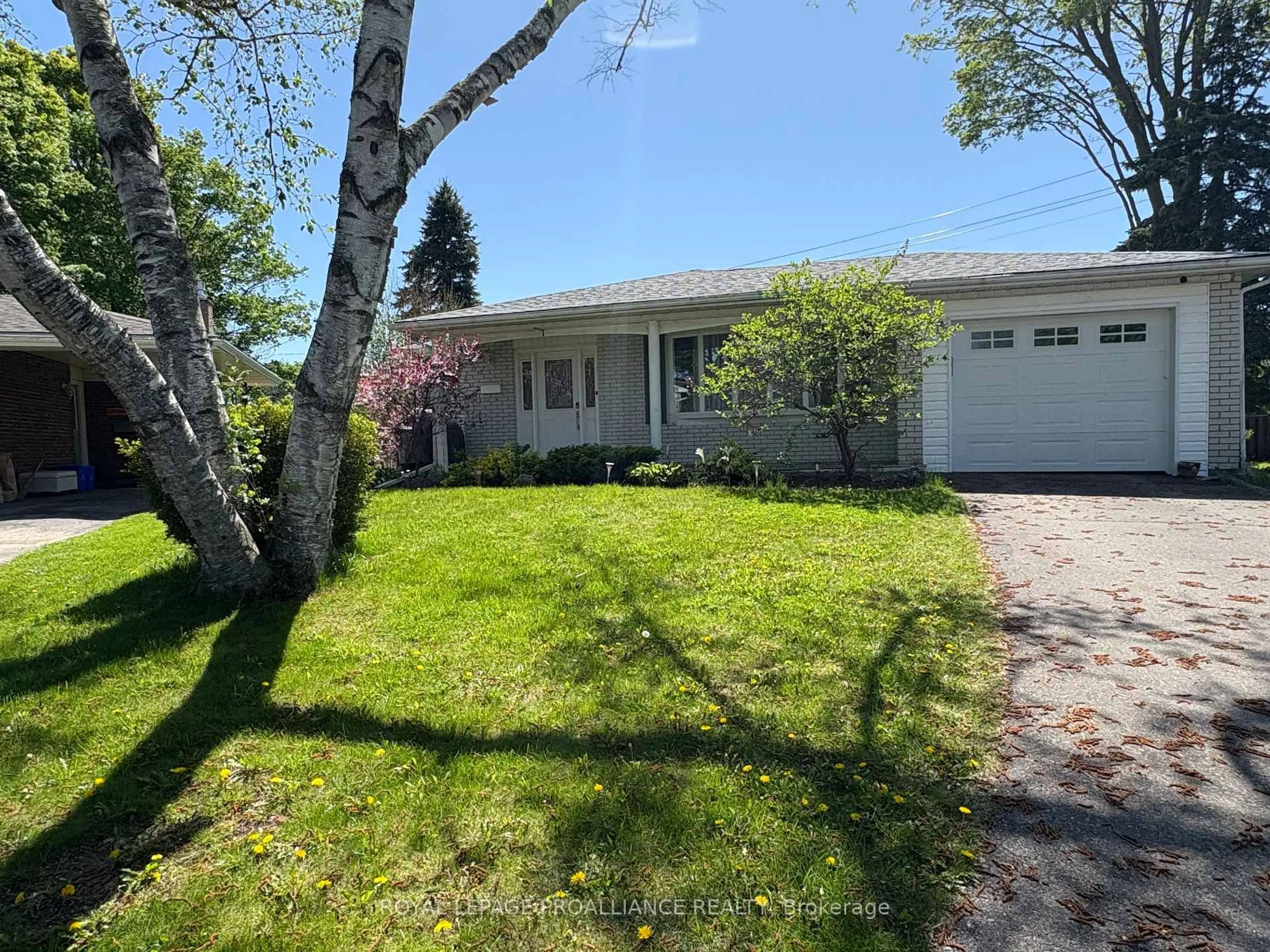 A pic from outside/outdoor area/front of a property/back of a property/a pic from drone, street for 17 Edgeview Dr, Quinte West Ontario K8V 3G2