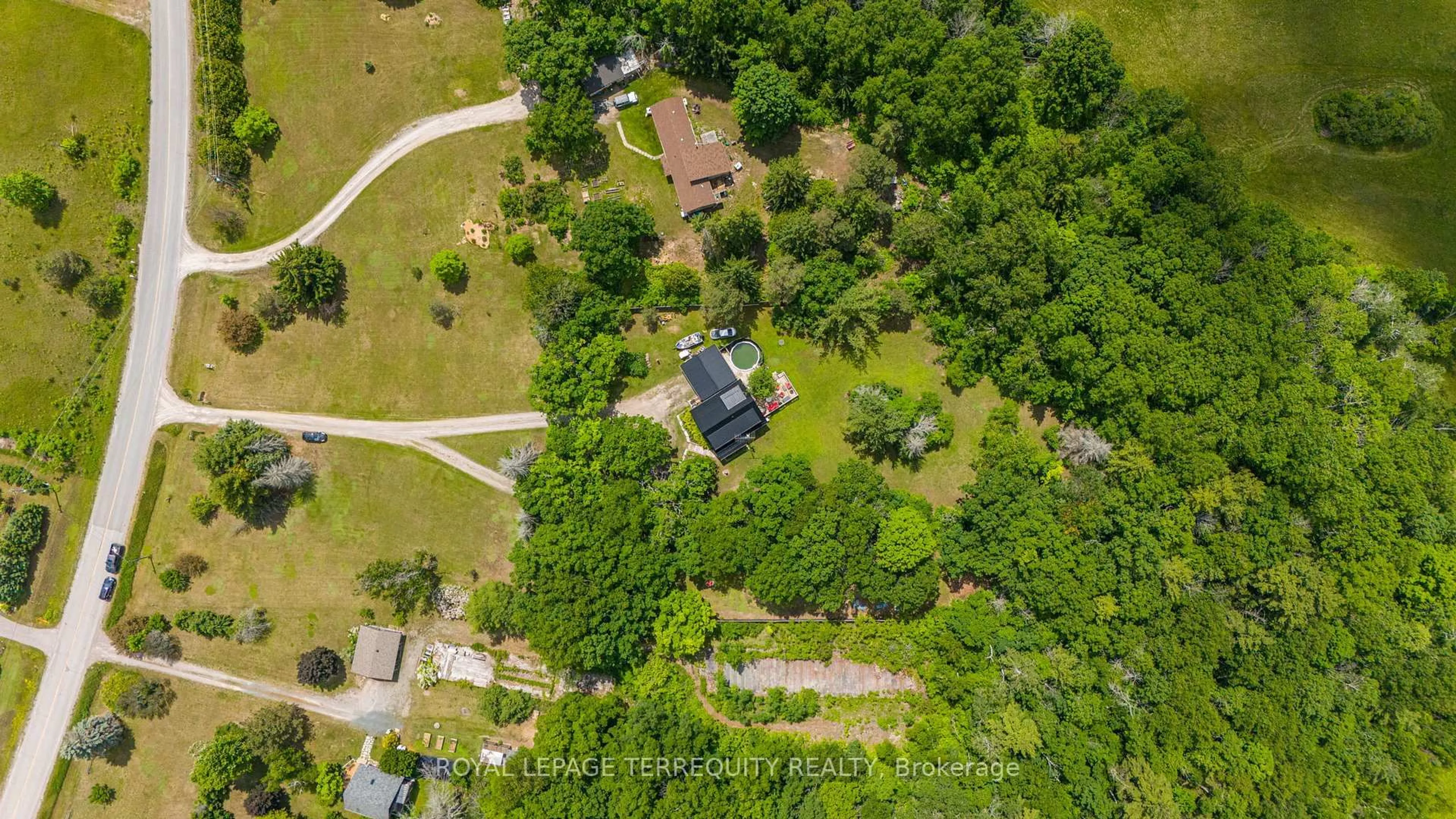 A pic from outside/outdoor area/front of a property/back of a property/a pic from drone, street for 324 Godolphin Rd, Trent Hills Ontario K0K 3K0