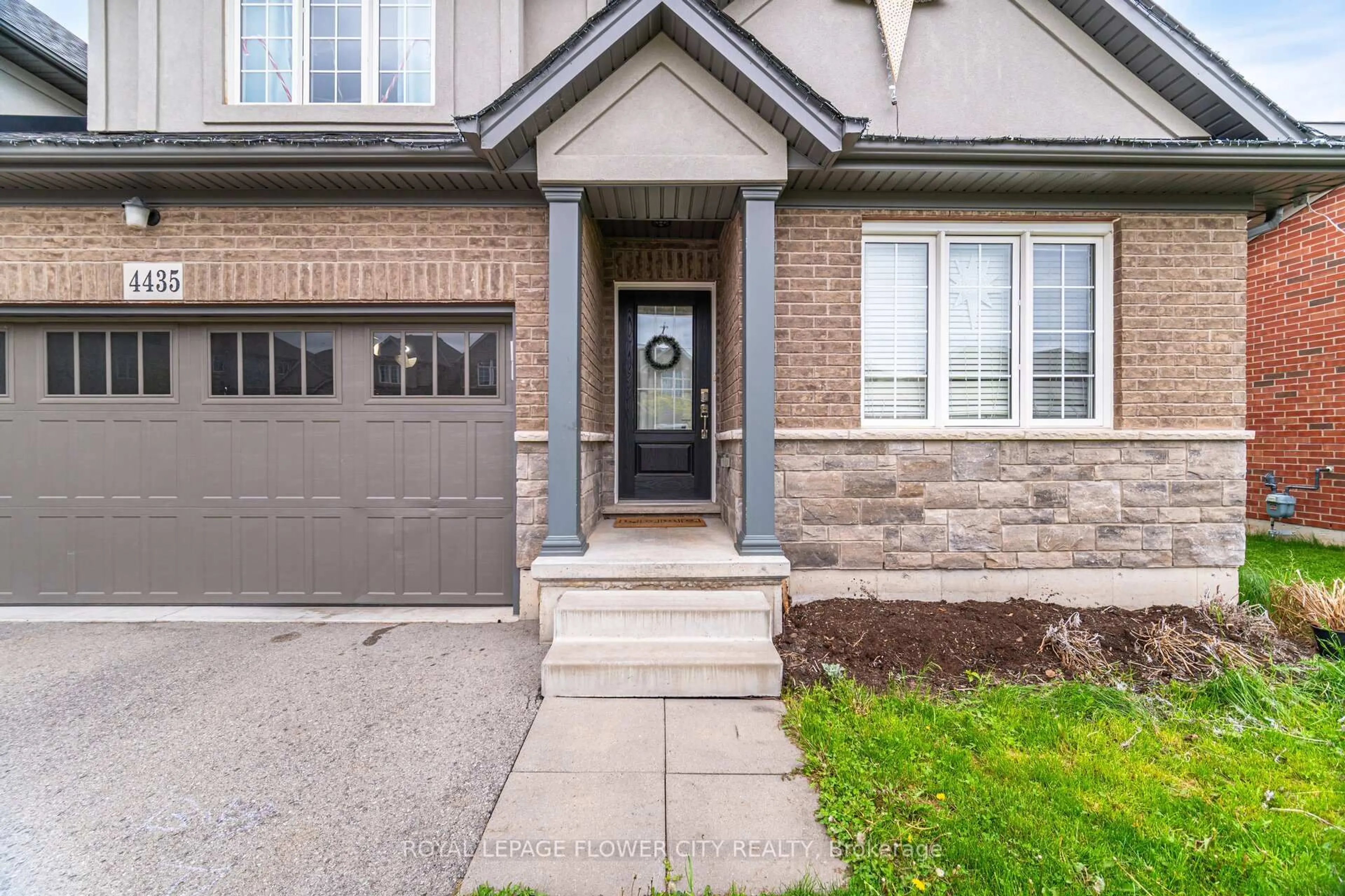 Home with brick exterior material, street for 4435 Shuttleworth Dr, Niagara Falls Ontario L2G 0X4