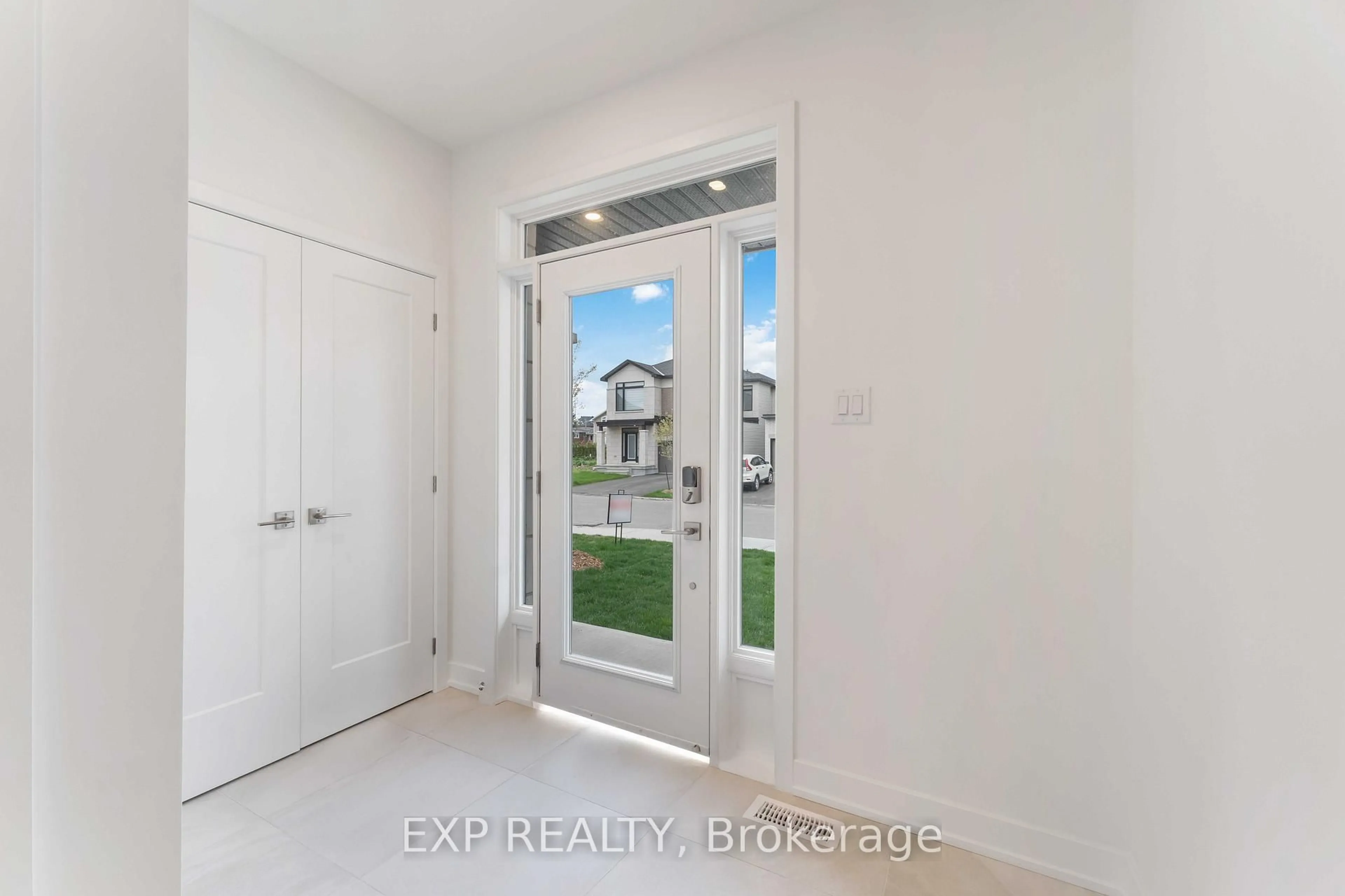 Indoor entryway for 775 Ovation Grve, Ottawa Ontario K1T 0X6