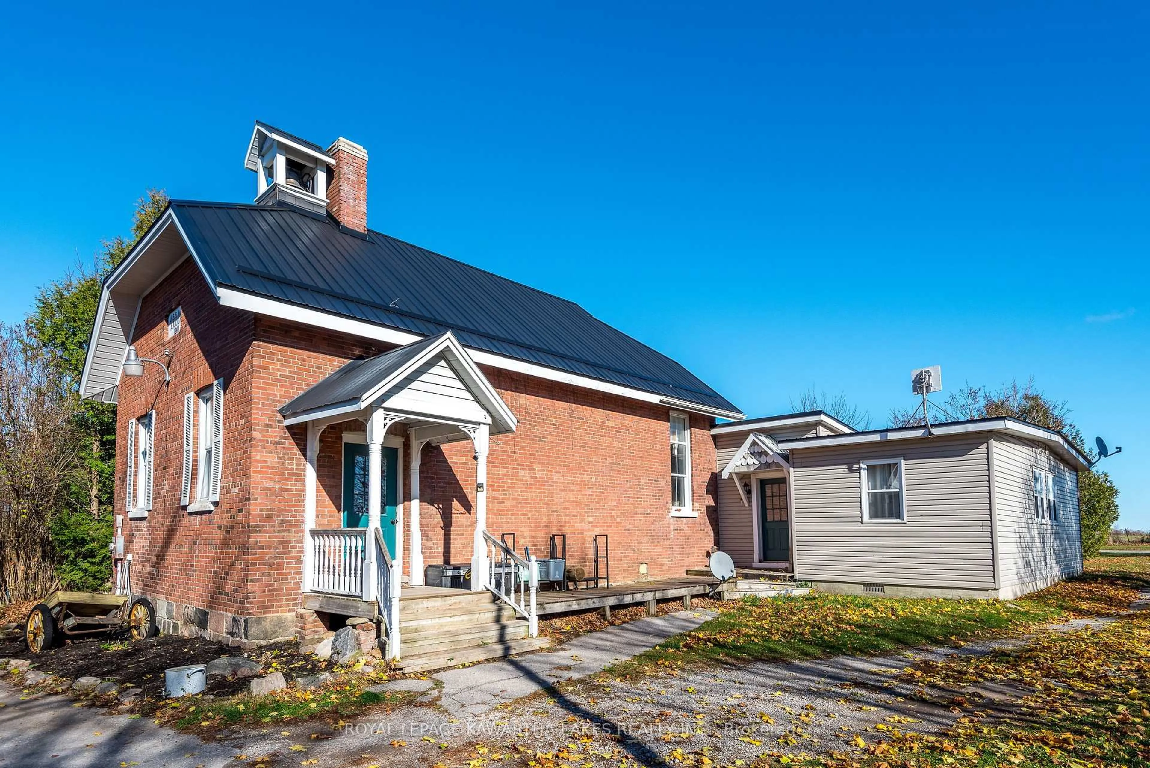 Home with brick exterior material, building for 178 GRASSHILL Rd, Kawartha Lakes Ontario K0M 2T0