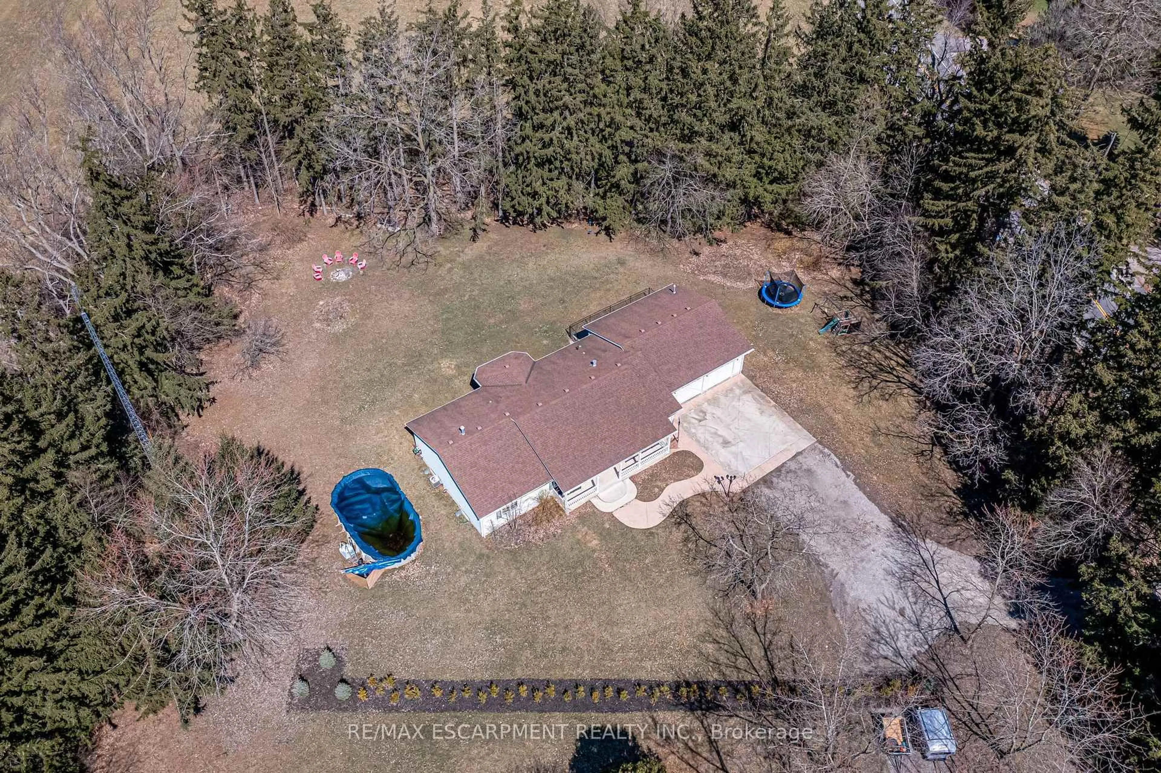A pic from outside/outdoor area/front of a property/back of a property/a pic from drone, unknown for 2073 Old Highway 24 N/A, Norfolk Ontario N0E 1Z0
