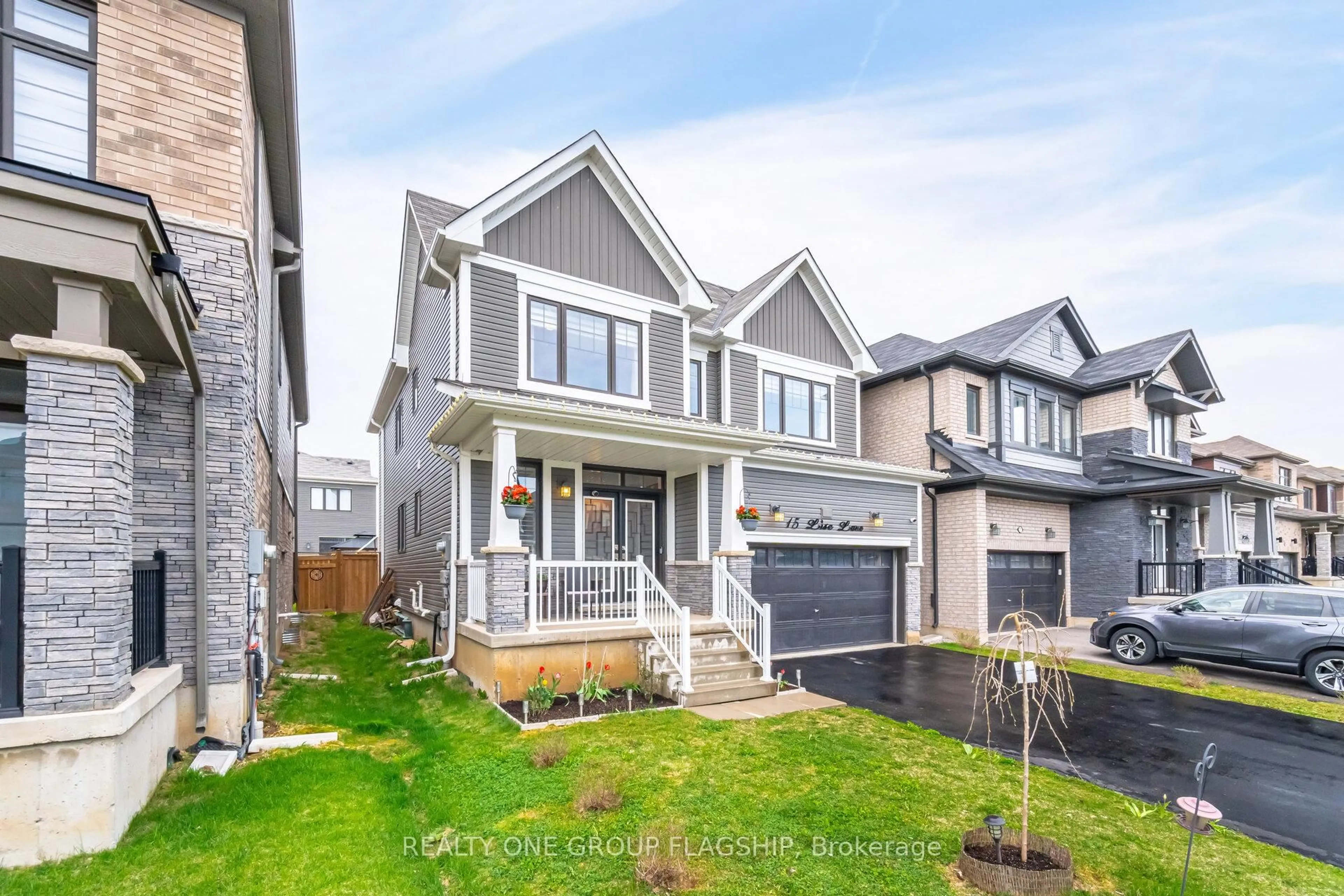 Home with vinyl exterior material, street for 15 Lise Lane, Haldimand Ontario N2W 0C7