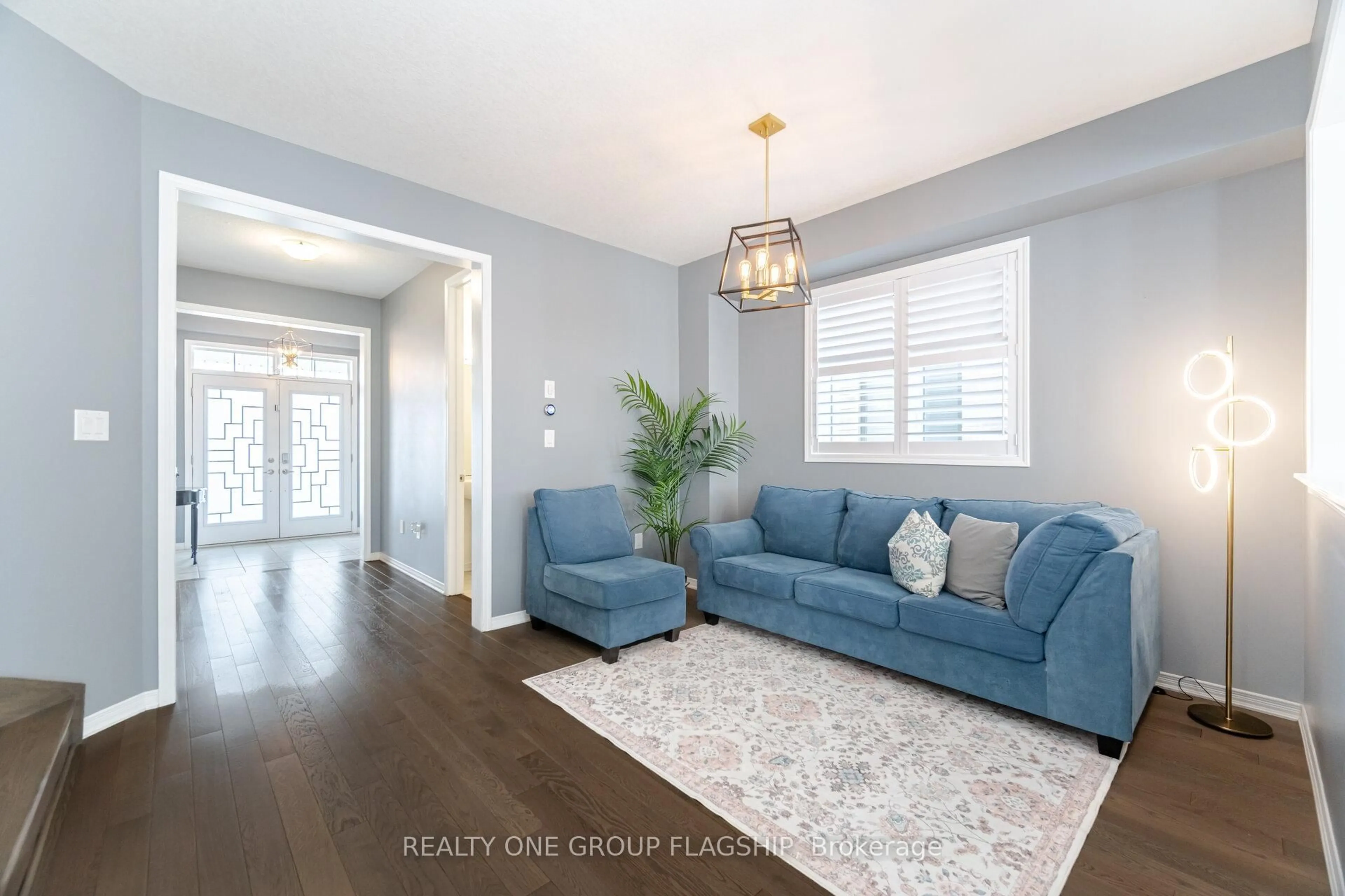 Living room with furniture, unknown for 15 Lise Lane, Haldimand Ontario N2W 0C7
