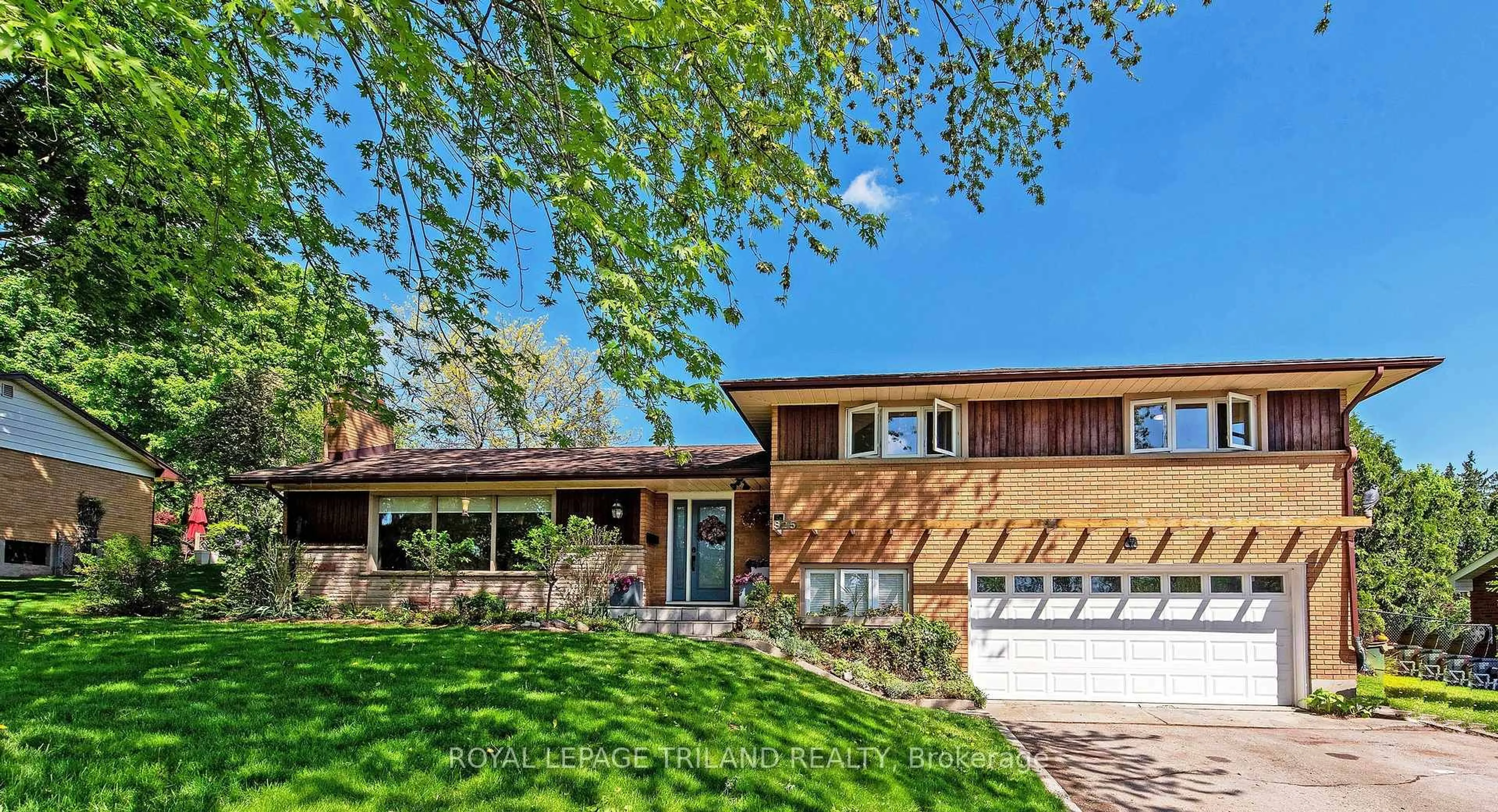 Home with brick exterior material, street for 825 Clearview Ave, London North Ontario N6H 2N1