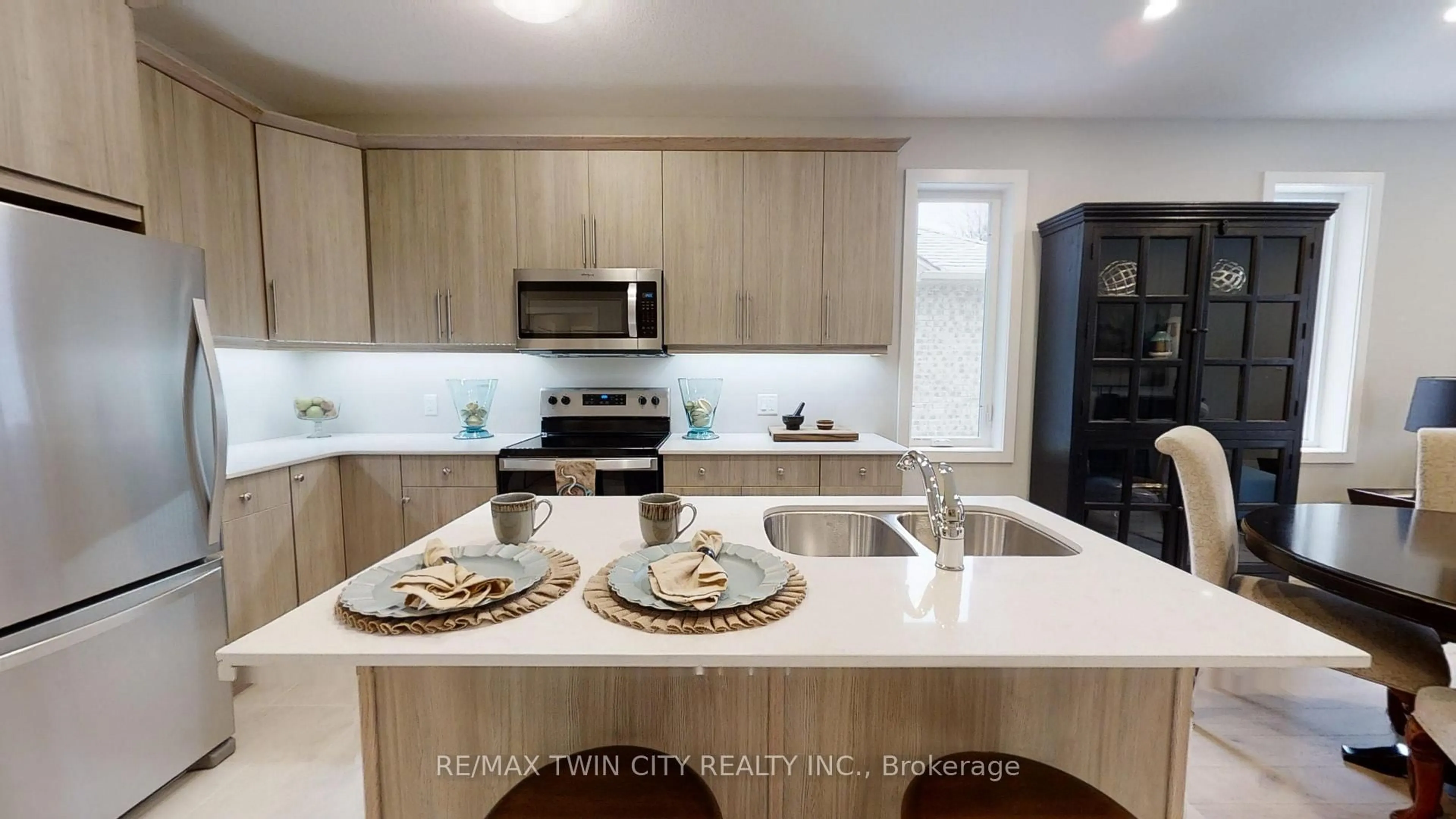 Open concept kitchen, unknown for 668 Chelton Rd, London South Ontario N6M 0A1