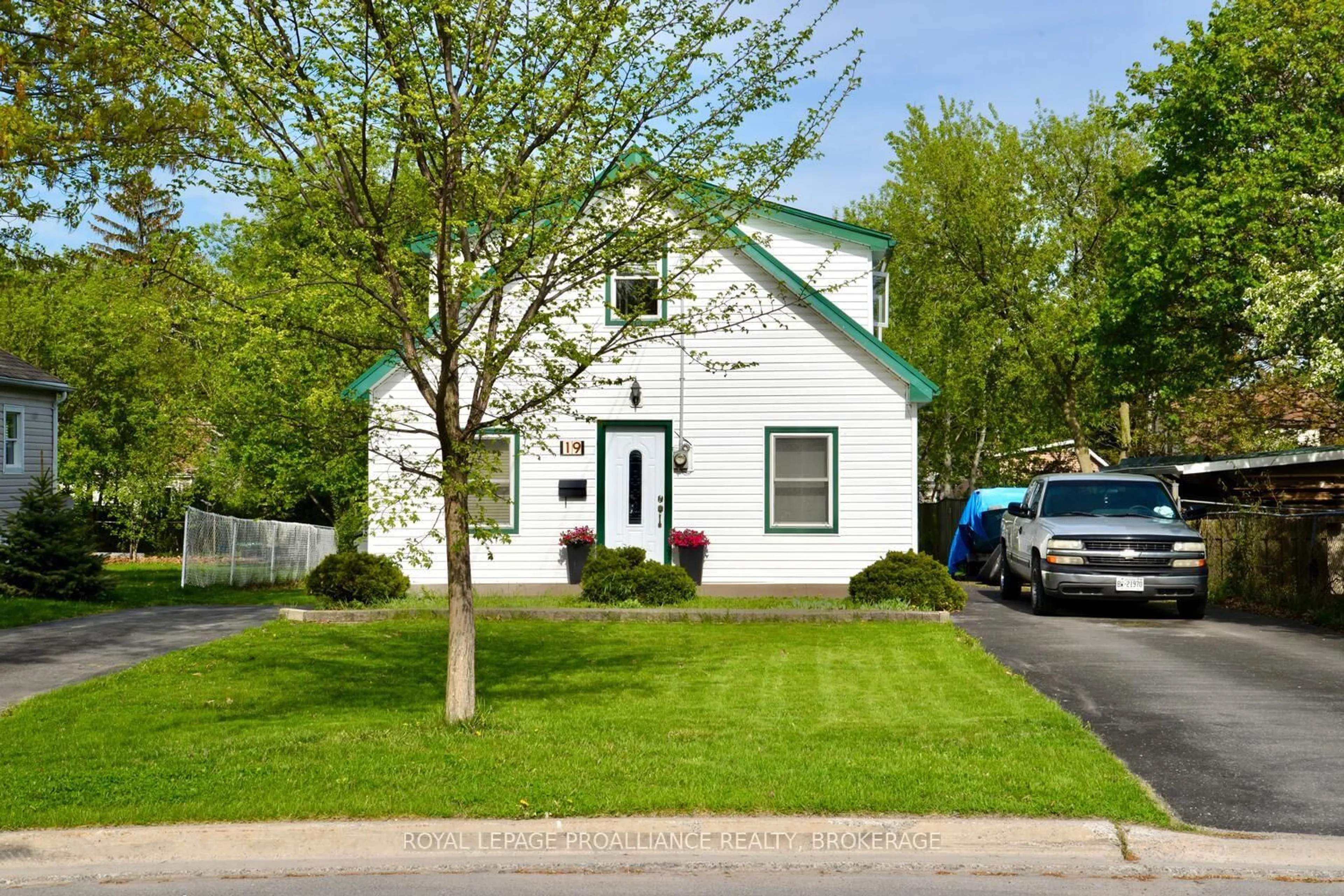 Home with vinyl exterior material, street for 19 Folger St, Kingston Ontario K7K 4Y7
