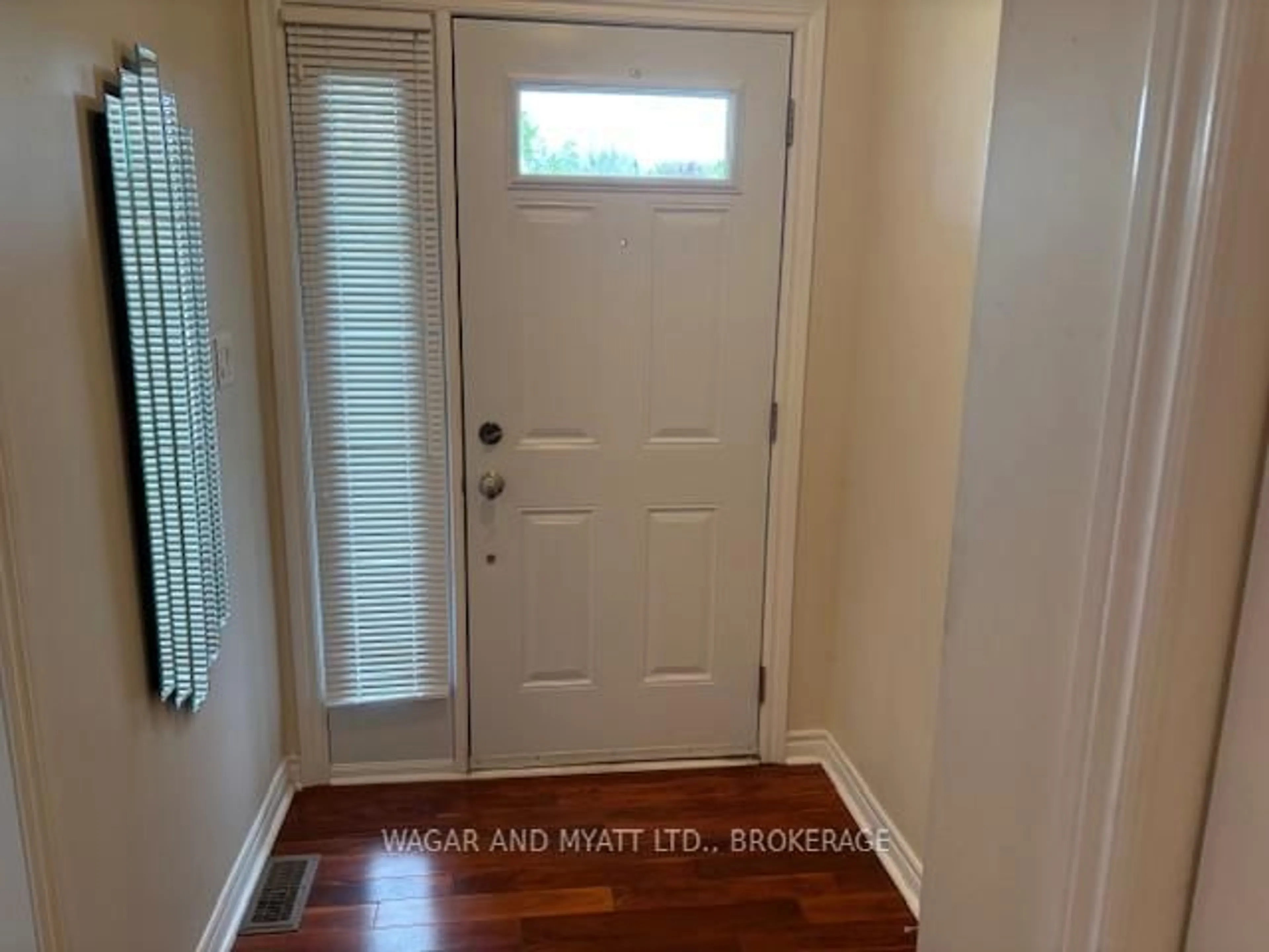 Indoor entryway for 62-1 COUNTY ROAD 8 Rd, Greater Napanee Ontario K7R 3E7