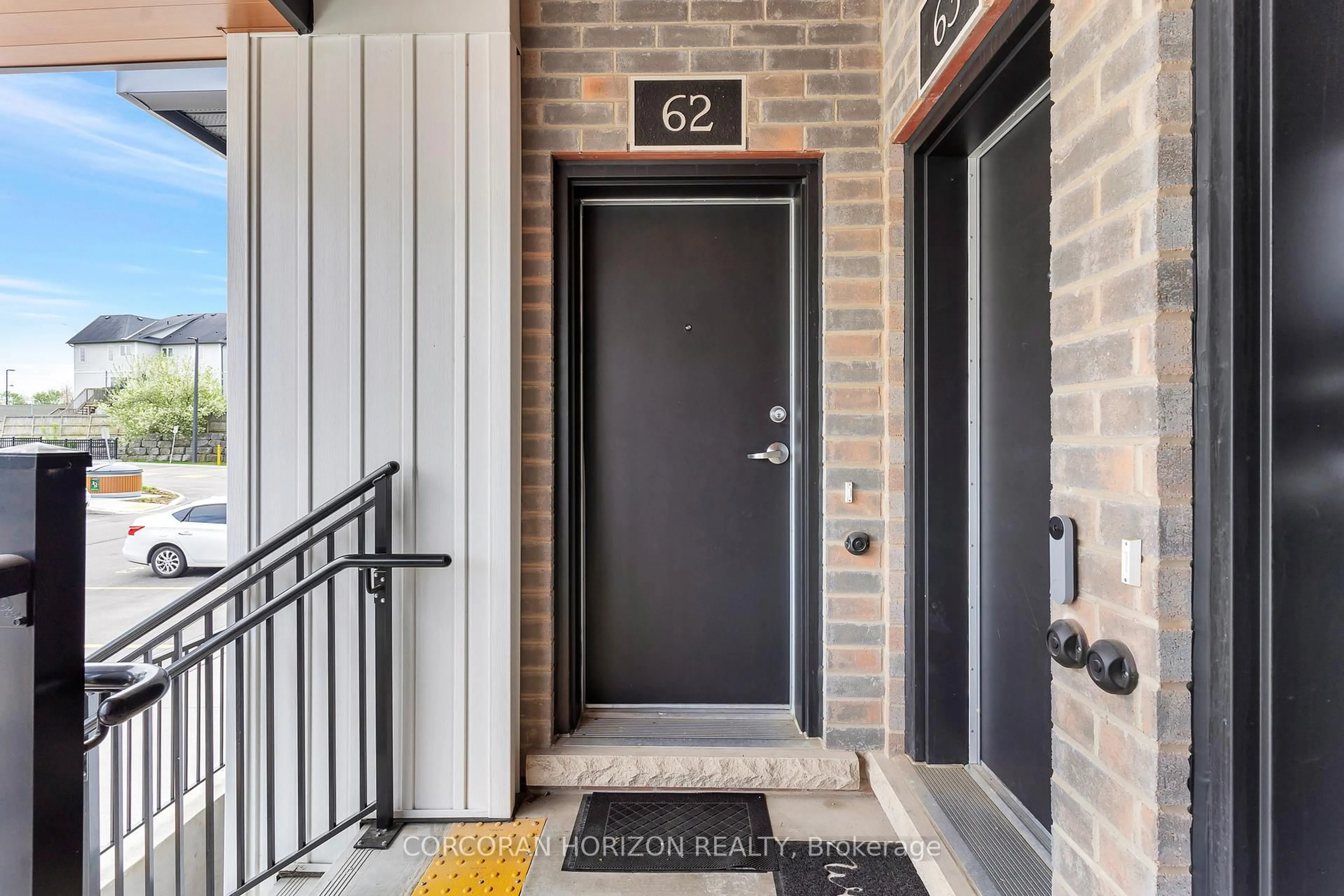 Indoor entryway for 405 Myers Rd #62, Cambridge Ontario N1P 0B6