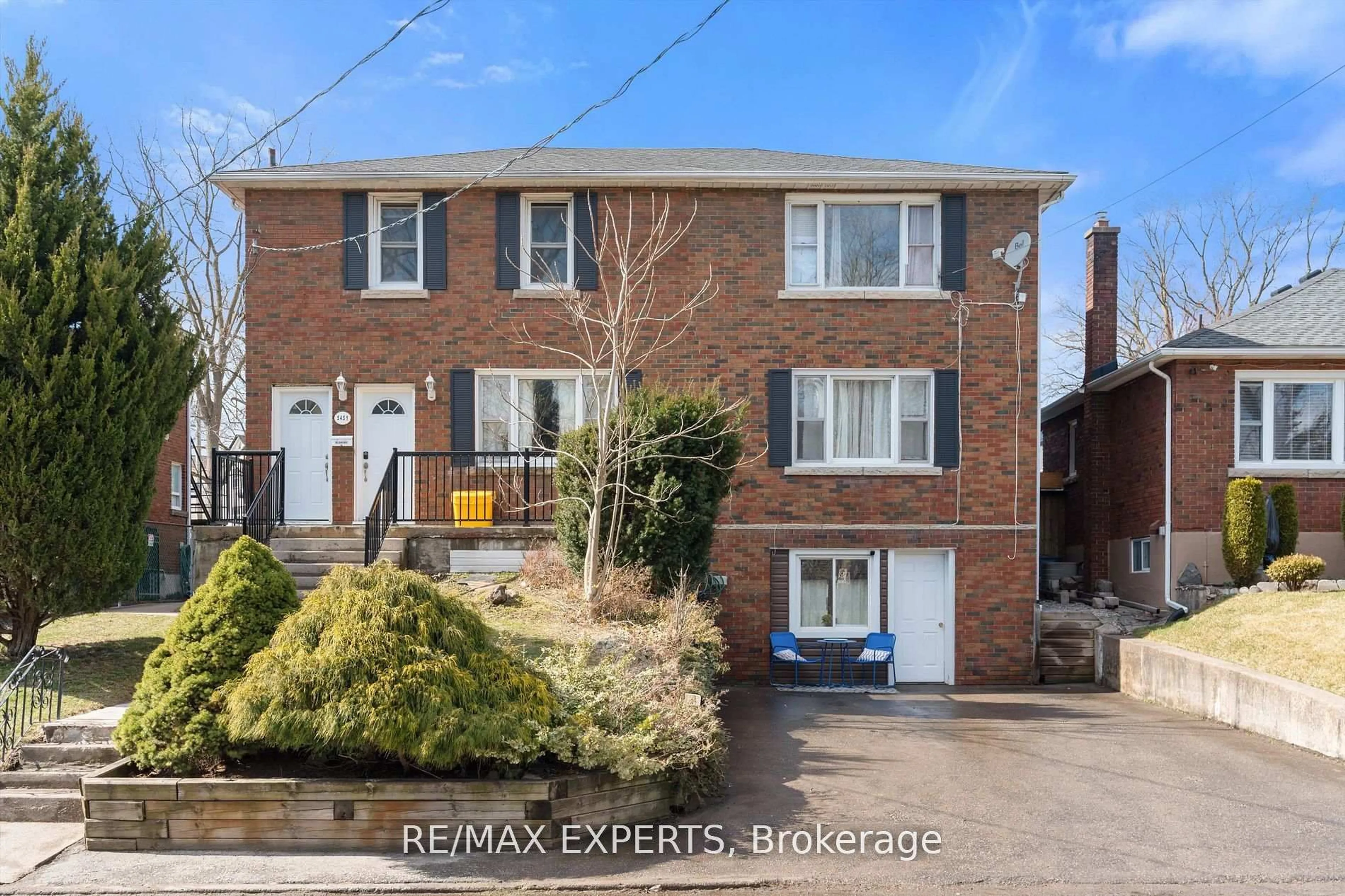 Home with brick exterior material, street for 5451 Ontario Ave, Niagara Falls Ontario L2E 3S4