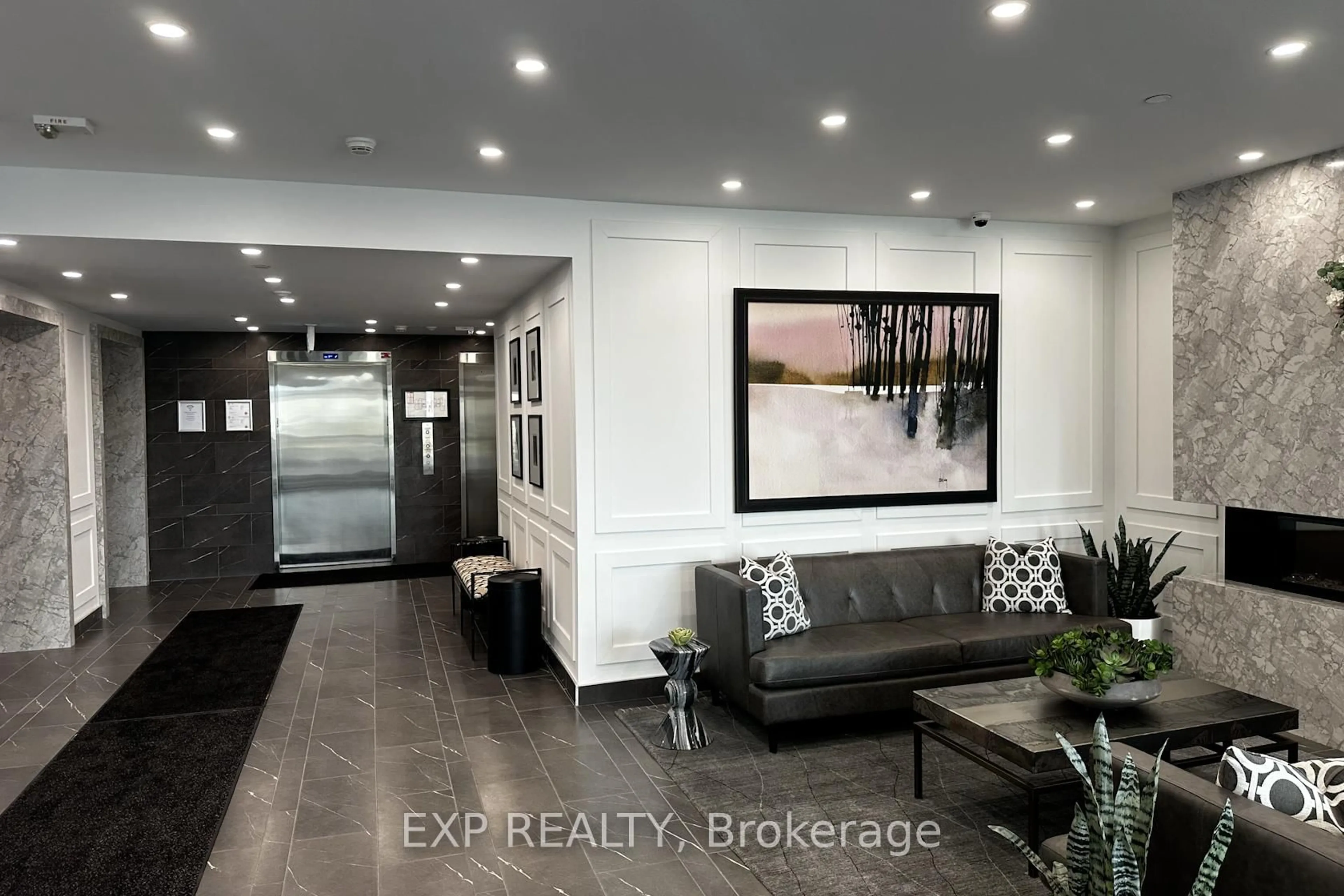 Lobby for 460 Callaway Rd #611, London North Ontario N6G 0Z2