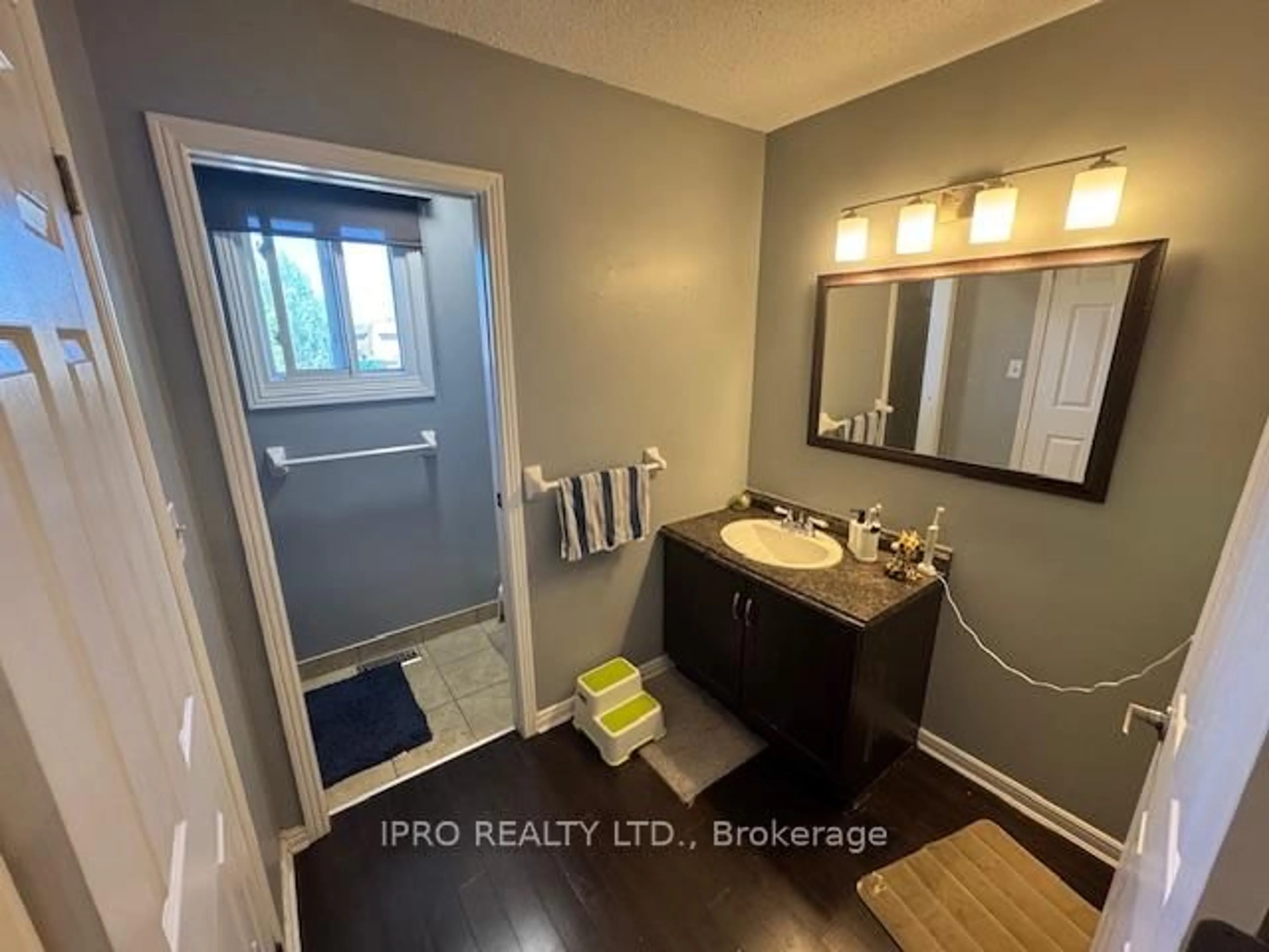 Unknown for 1525 South Pacific Ave, Windsor Ontario N8X 4Z6