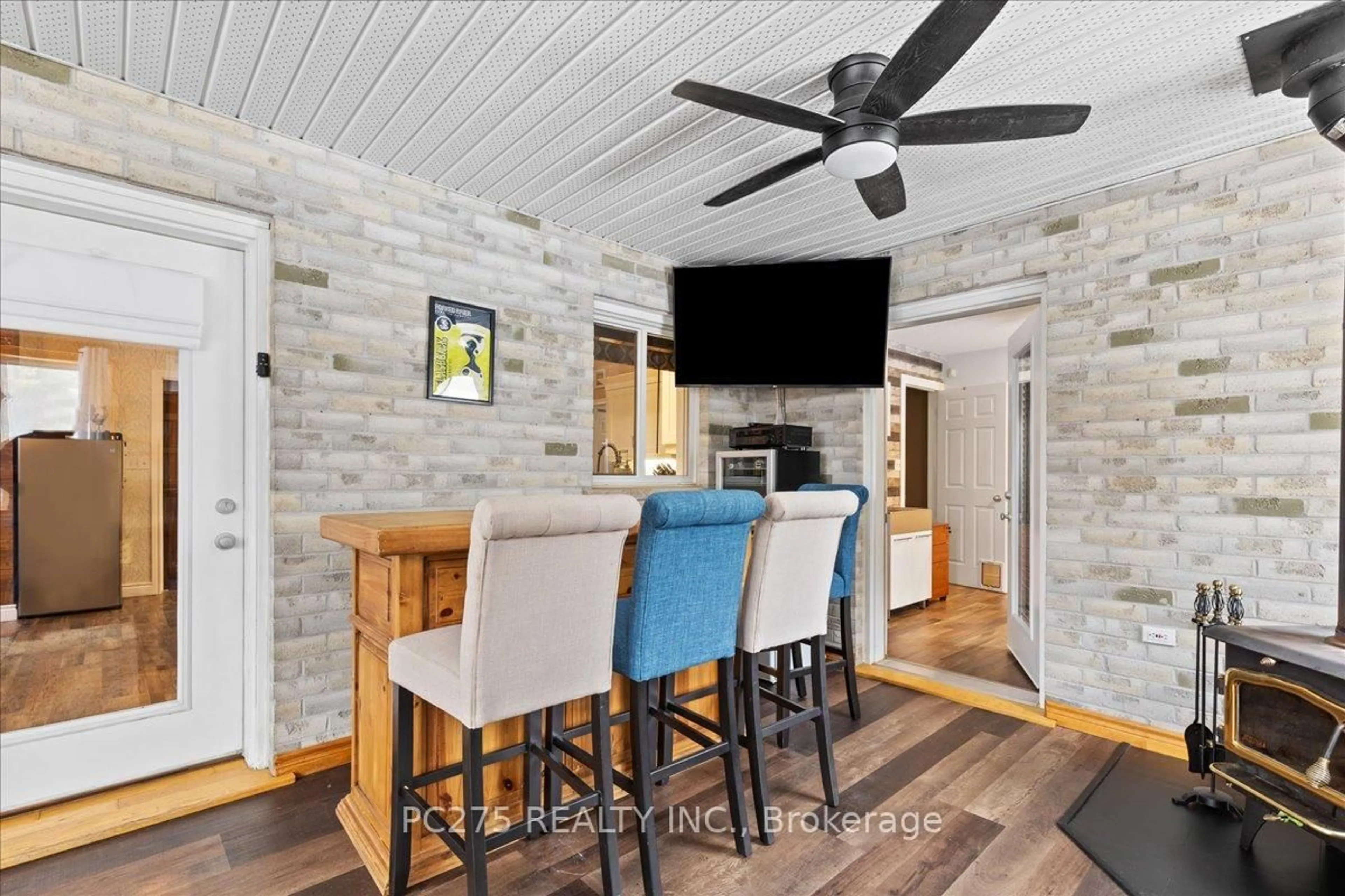 Open concept kitchen, ceramic/tile floor for 1163 Crumlin Sdrd, London East Ontario N5V 1R6