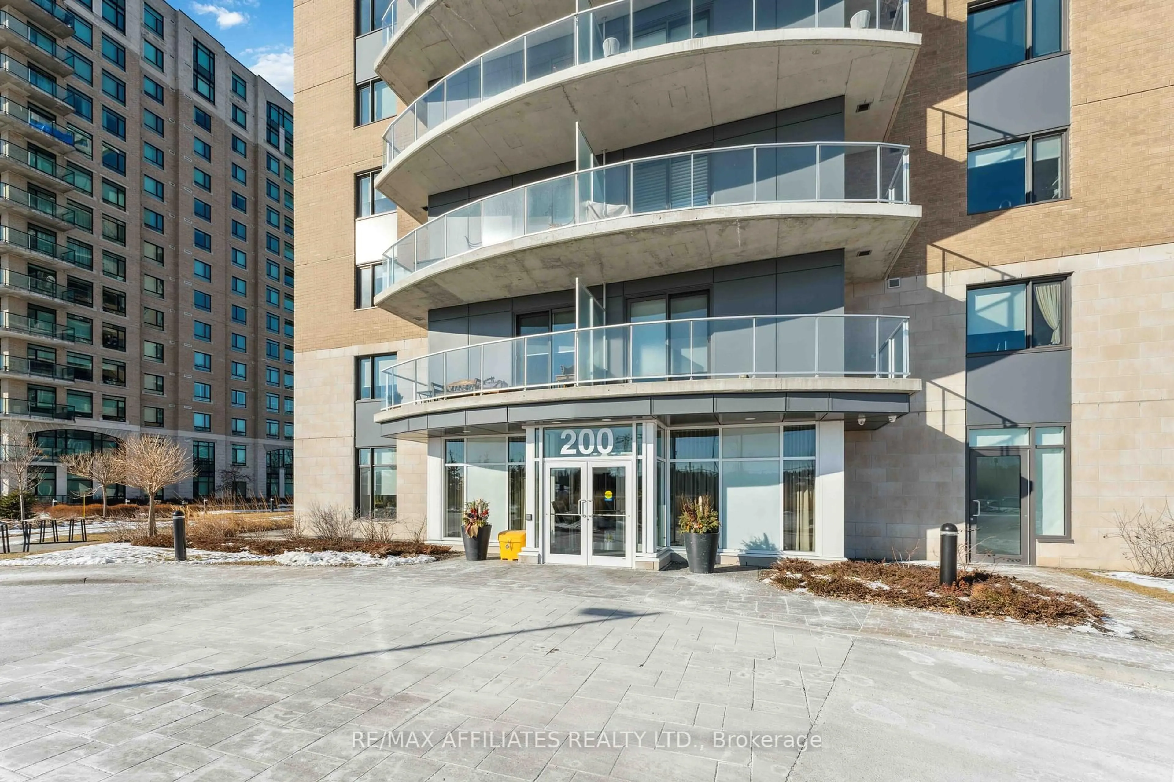 Indoor foyer for 200 Inlet Park #1103, Ottawa Ontario K4A 5H3