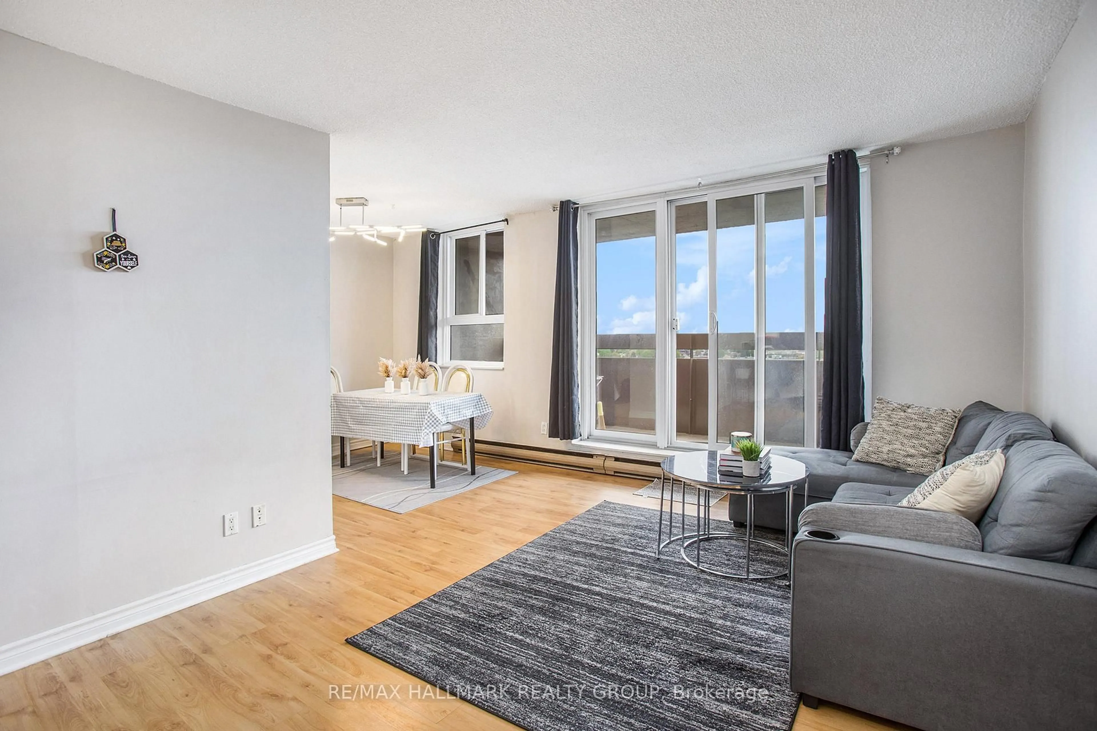 Living room with furniture, unknown for 2000 Jasmine Cres #1508, Ottawa Ontario K1J 8K4