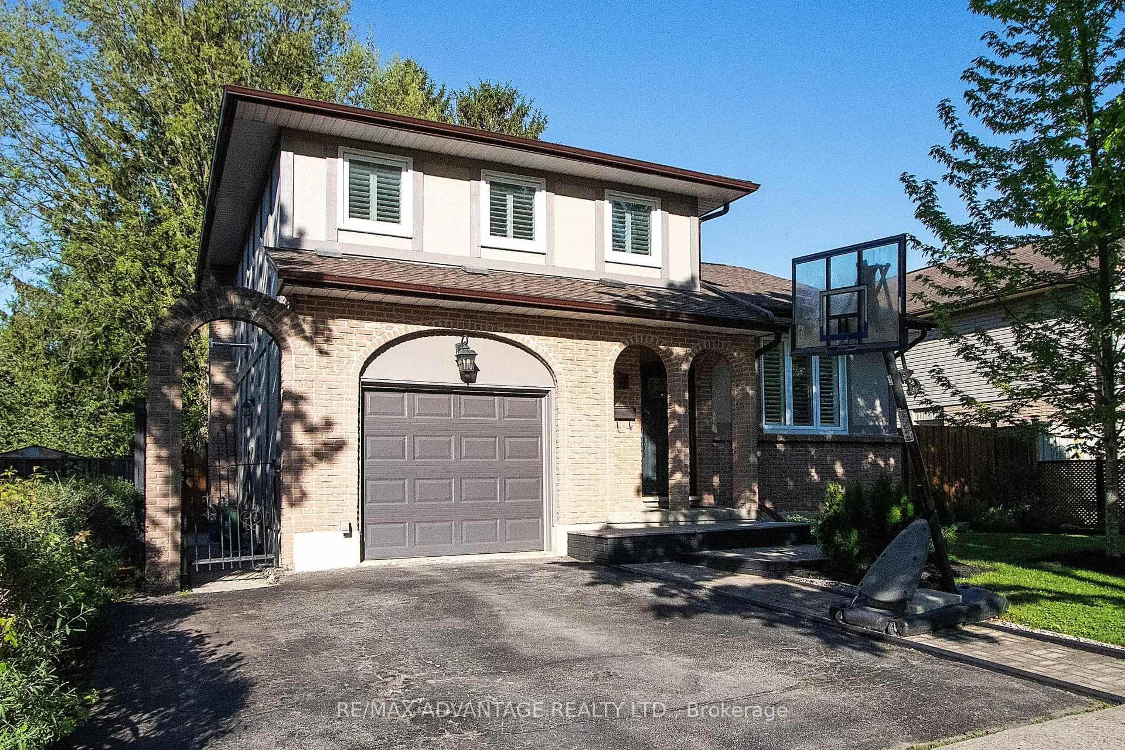 Home with brick exterior material, street for 25 Winding Way Cres, London North Ontario N6G 3E8