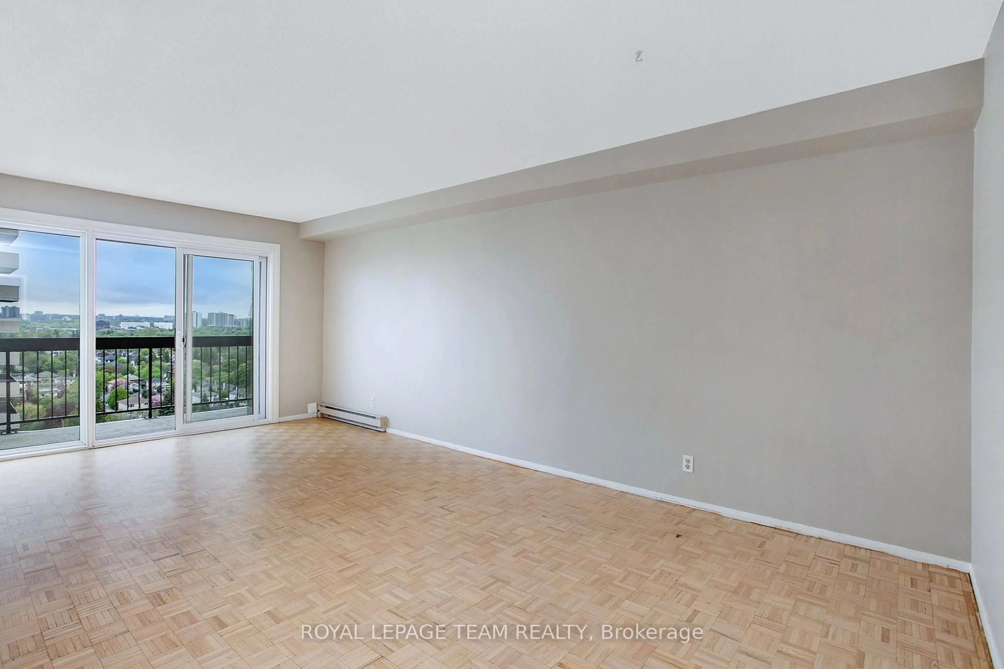A pic of a room for 158A McArthur Ave #1606, Ottawa Ontario K1L 7E7