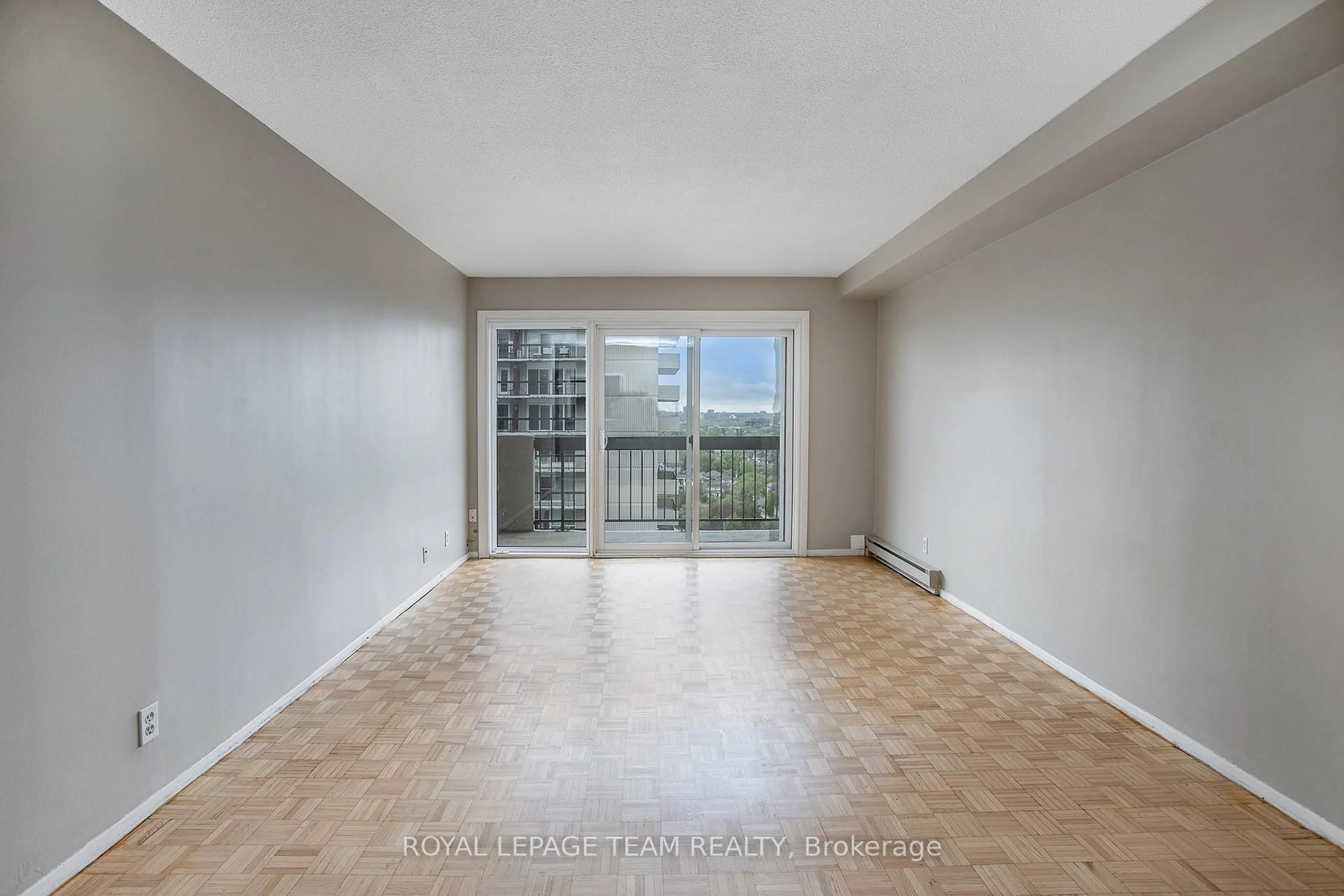 A pic of a room for 158A McArthur Ave #1606, Ottawa Ontario K1L 7E7