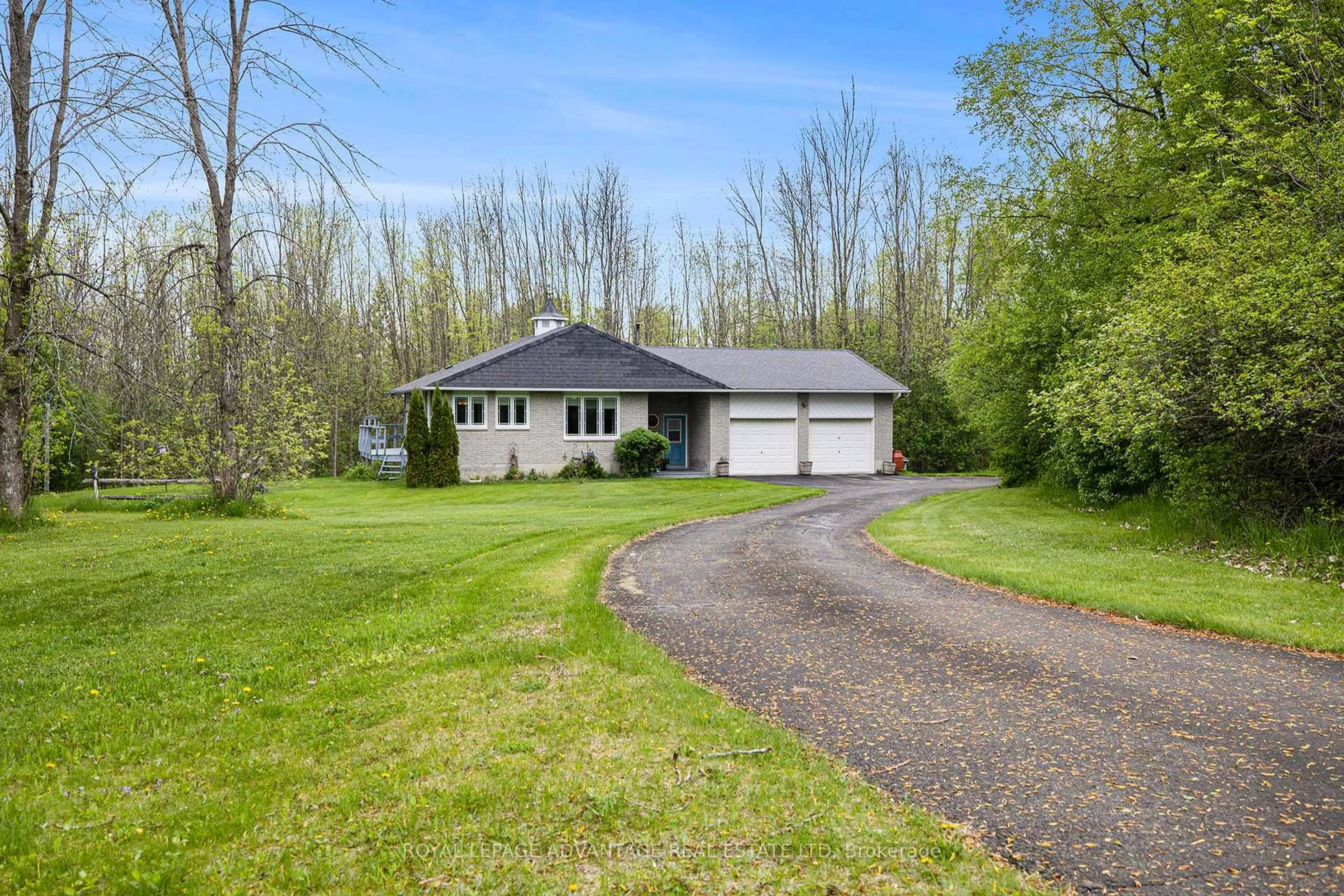 A pic from outside/outdoor area/front of a property/back of a property/a pic from drone, unknown for 198 Somerville Dr, Perth Ontario K7H 3C6