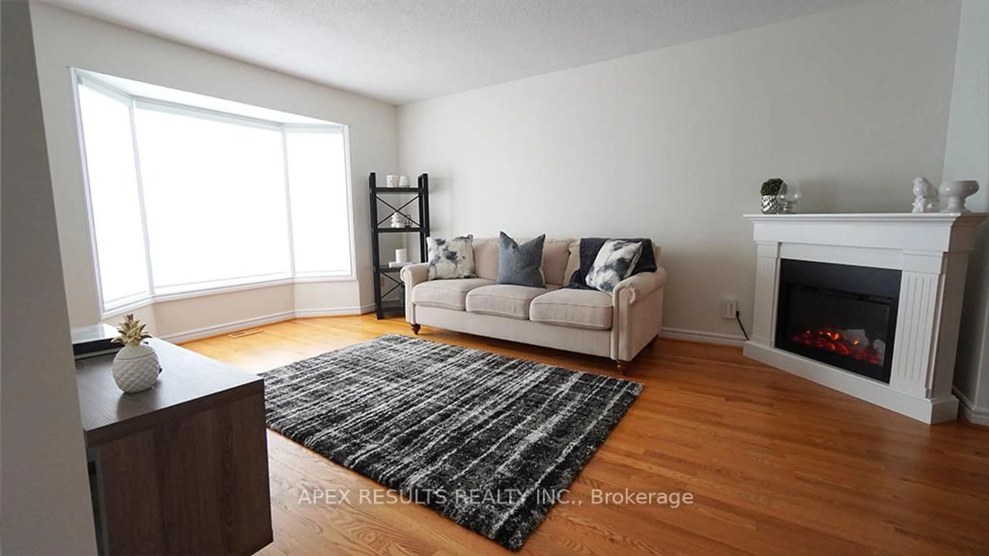 Living room with furniture, unknown for 795 Upper Horning Rd, Hamilton Ontario L9C 7R4