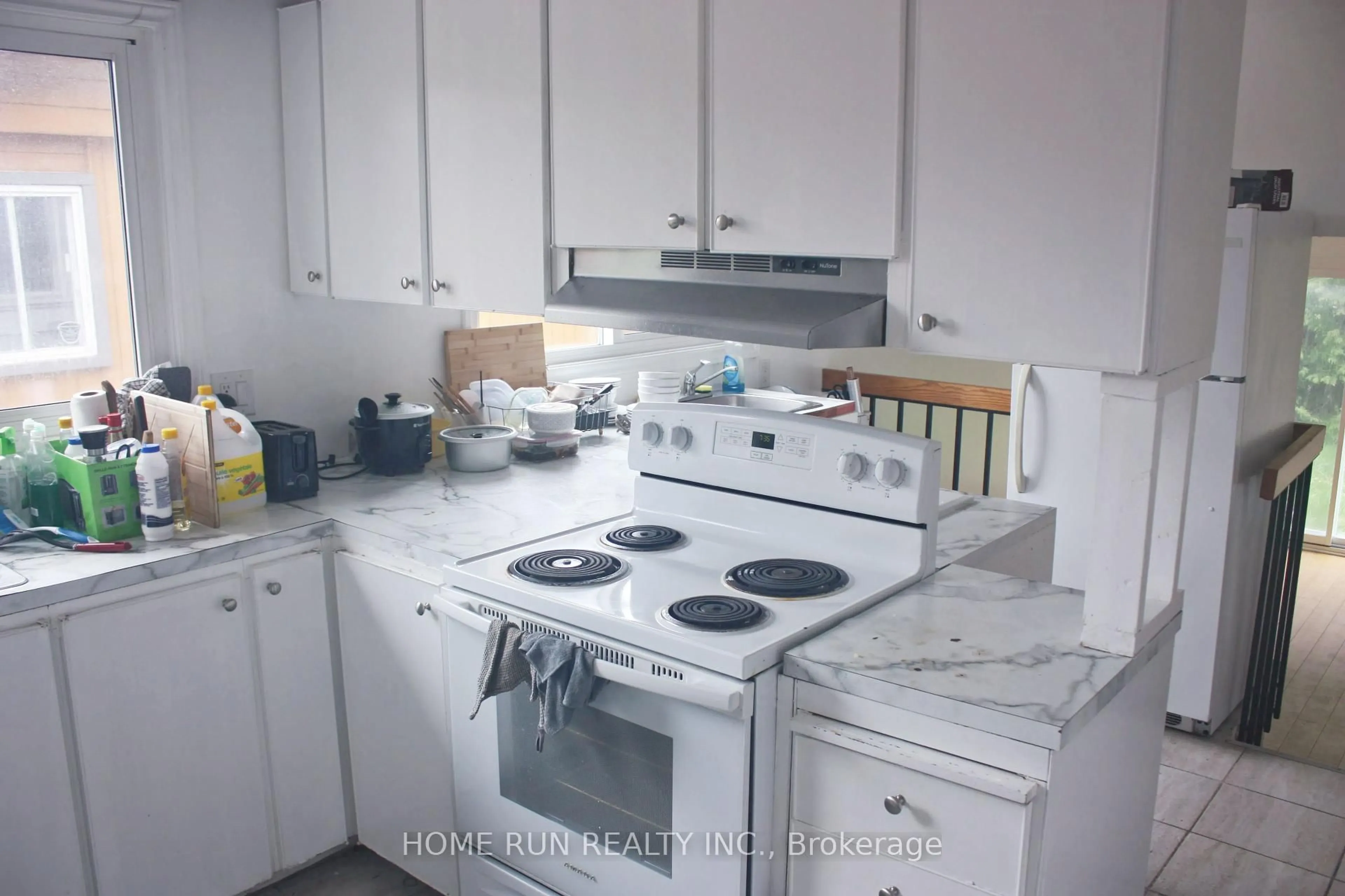 Standard kitchen, unknown for 166 WITHROW Ave, Ottawa Ontario K2G 3N8