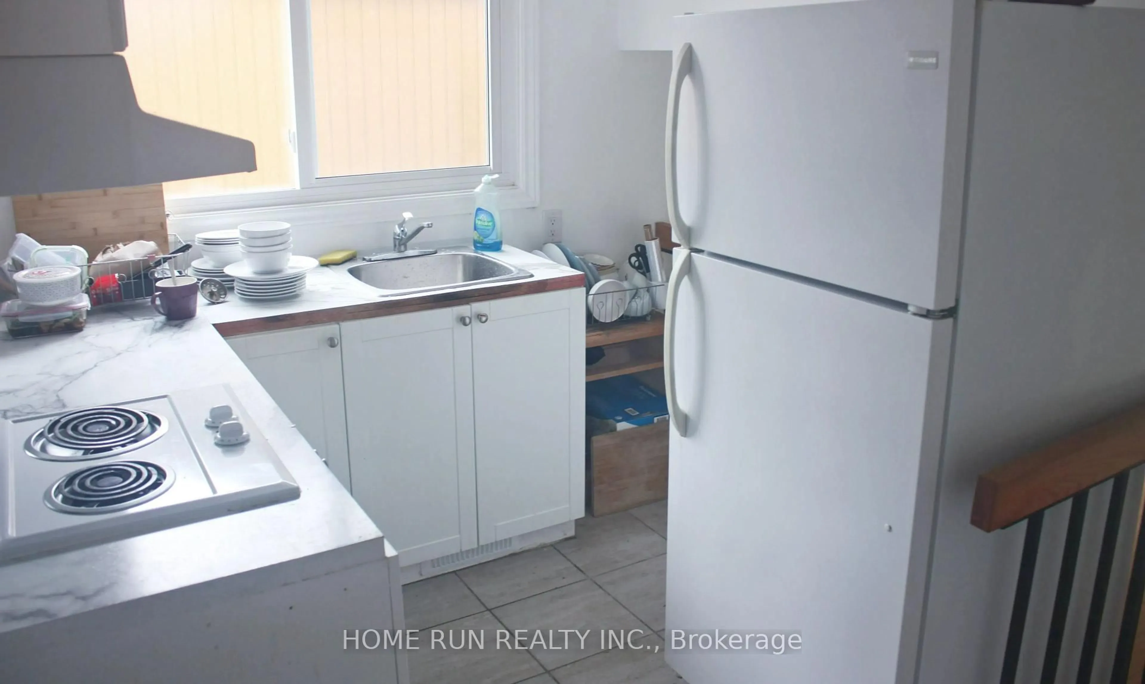 Standard kitchen, unknown for 166 WITHROW Ave, Ottawa Ontario K2G 3N8
