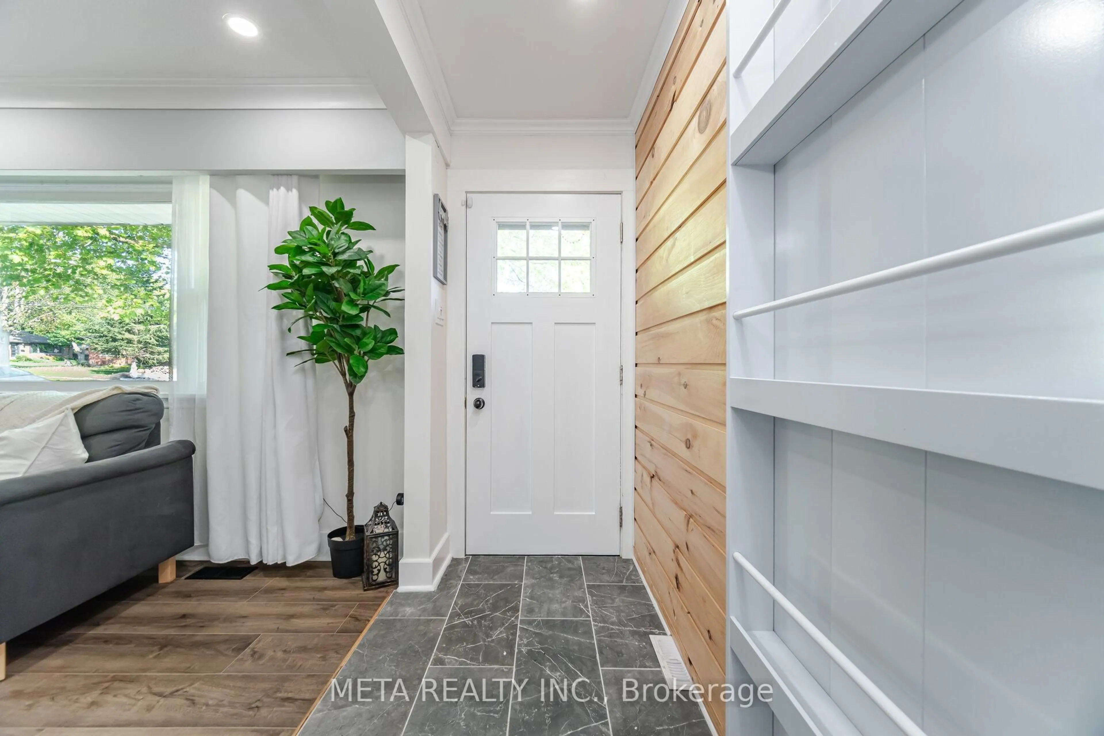 Indoor entryway for 4 Greenview St, Guelph Ontario N1E 2Y3