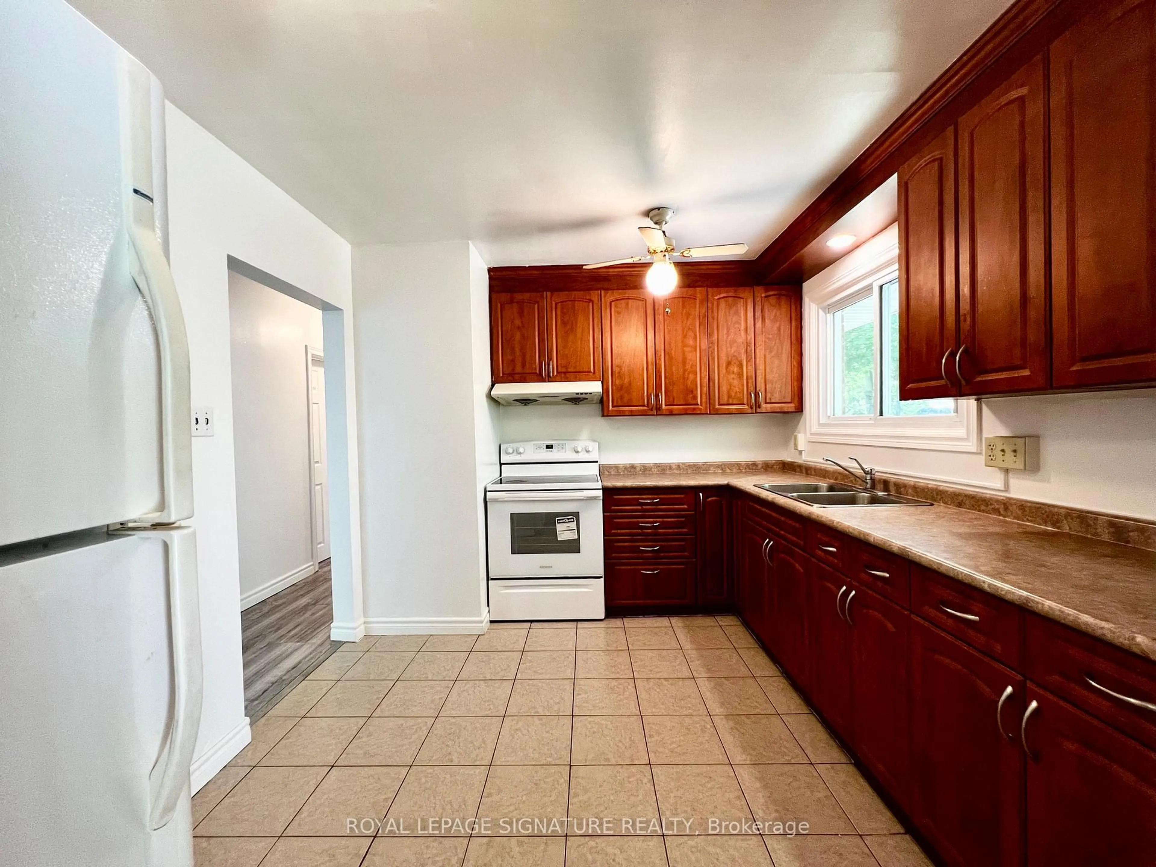 Standard kitchen, unknown for 194 Cedarbrae Ave, Waterloo Ontario N2L 4S5