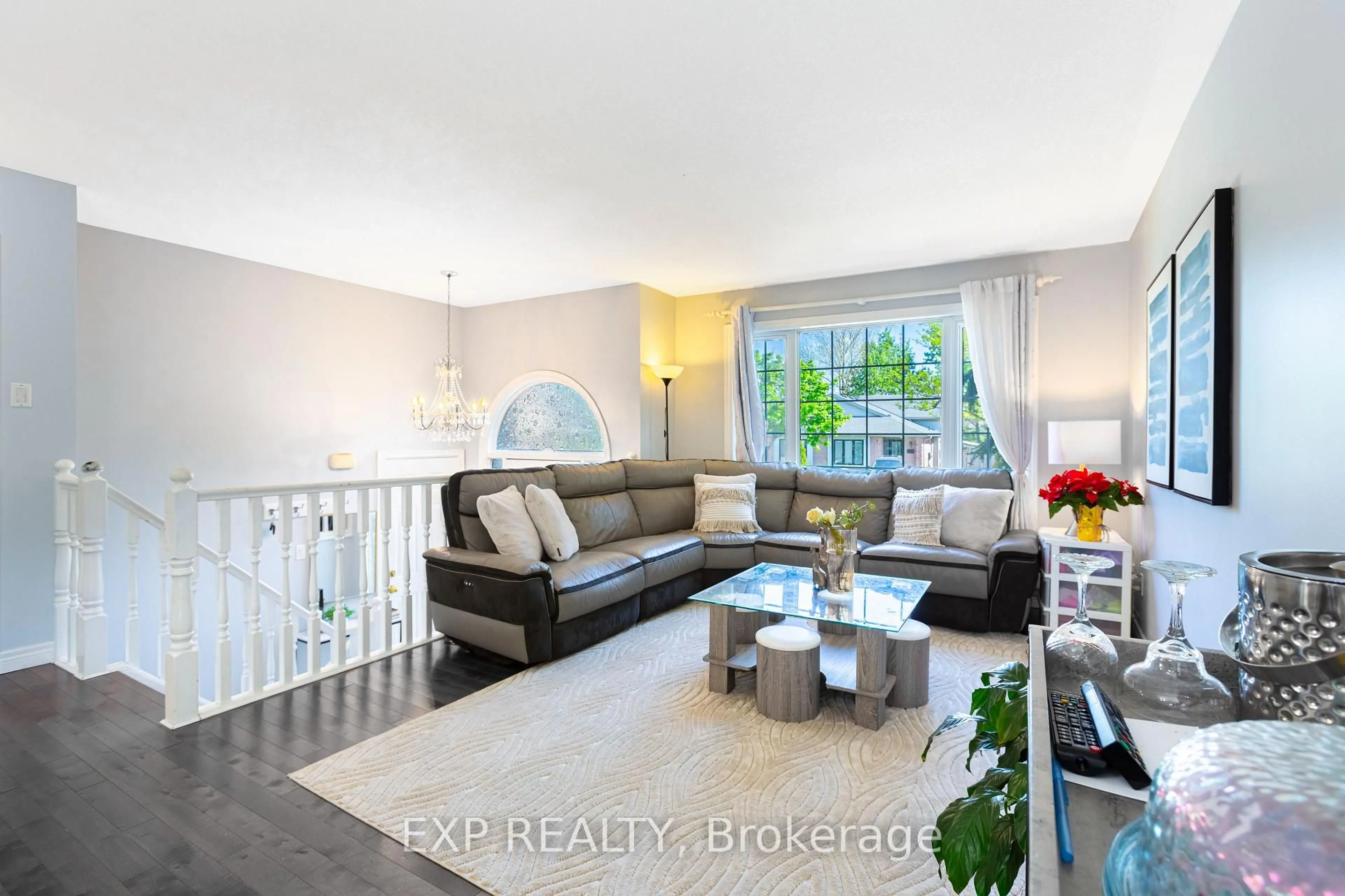 Living room with furniture, unknown for 1742 MARCONI Blvd, London East Ontario N5V 4V2