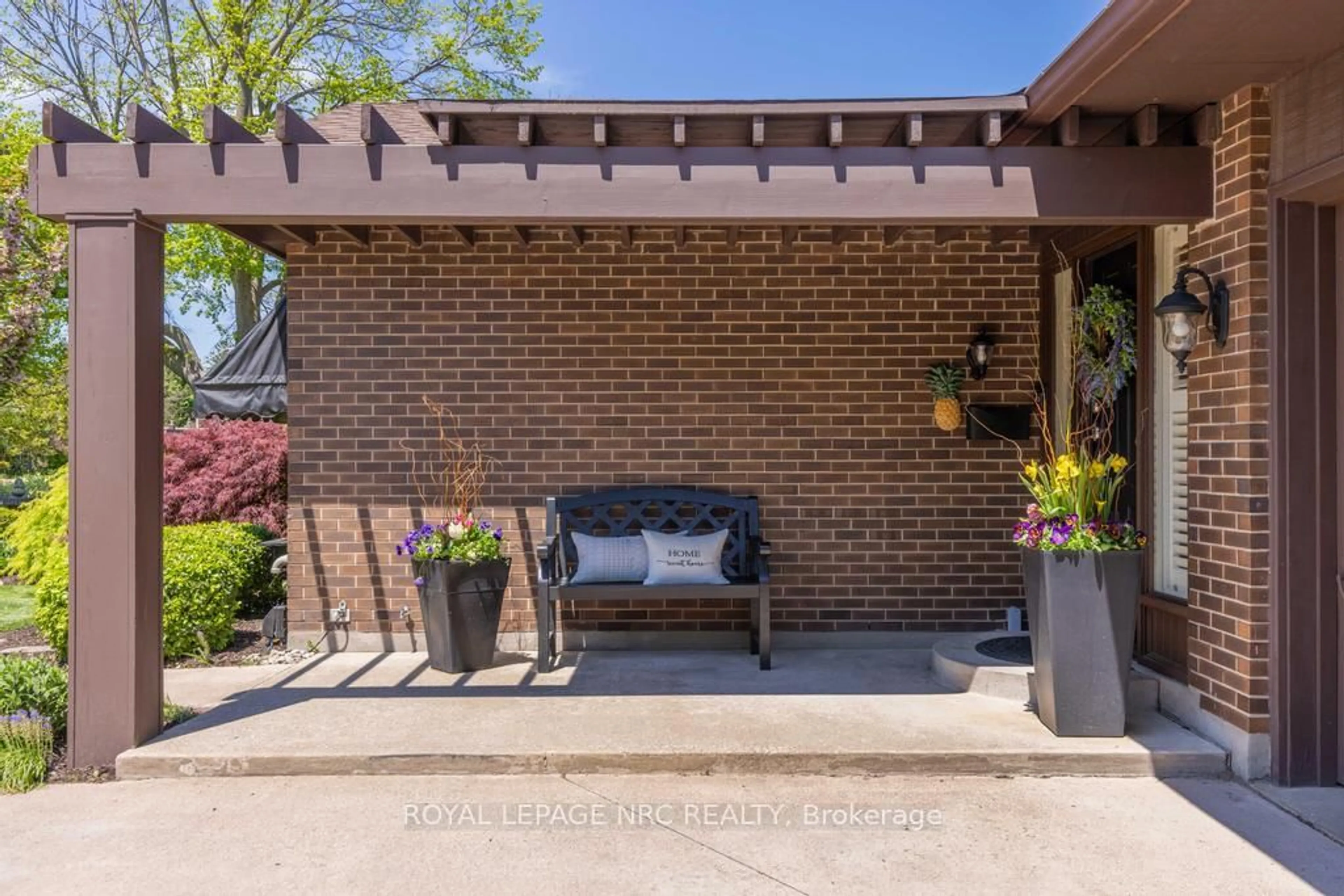 Unknown for 24 Richelieu Dr, St. Catharines Ontario L2M 2B8